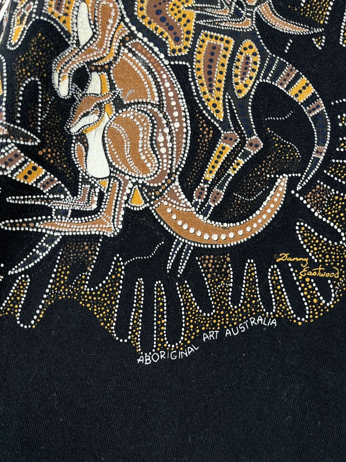 Vintage Authentic Aboriginal Art Kangaroos Survive Australia tee Size US M / EU 48-50 / 2 - 4 Thumbnail