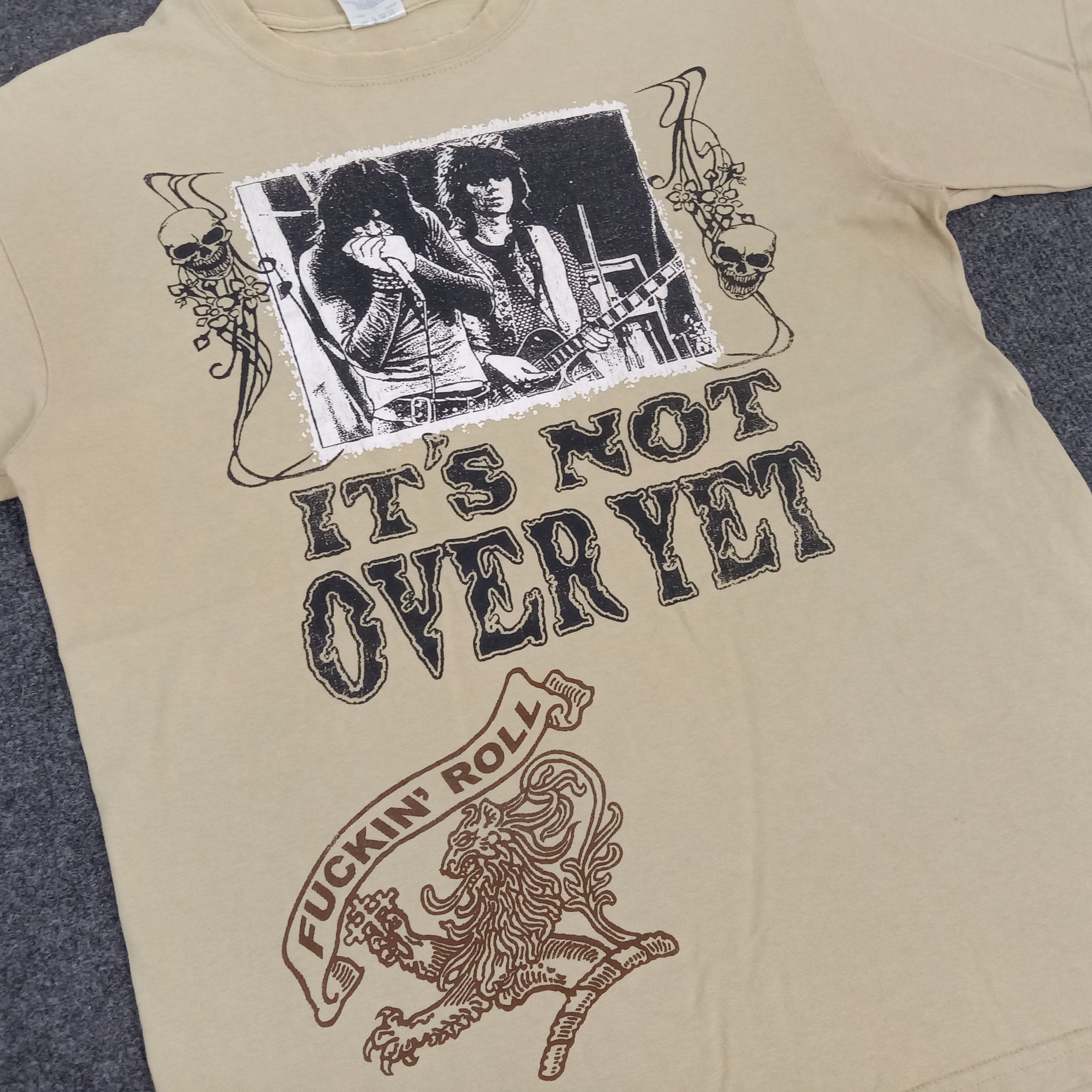 Band Tees It's Not Over Yet Japanese Style Band Tshirt Size US M / EU 48-50 / 2 - 2 Thumbnail