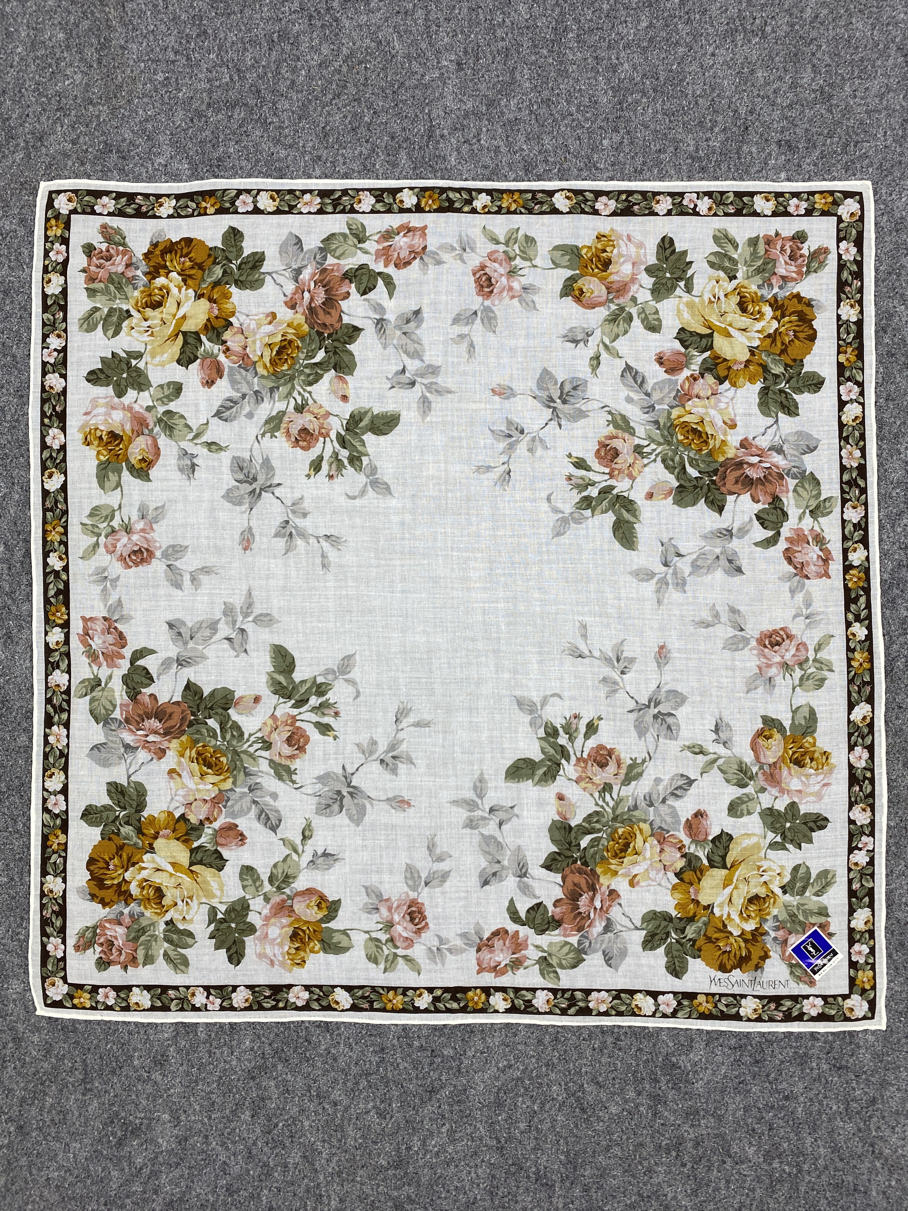 Vintage Yves Saint Laurent Handkerchief / Neckerchief HKC0228 Size ONE SIZE - 4 Thumbnail