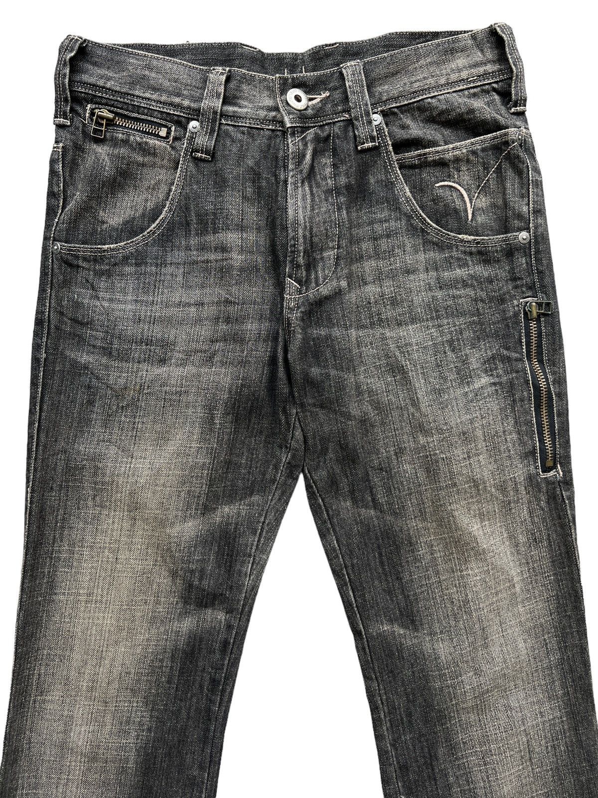 Japanese Brand Japanese Brand Straight Cut Buckle Back Denim Jeans 29x29.5 Size US 29 - 4 Thumbnail