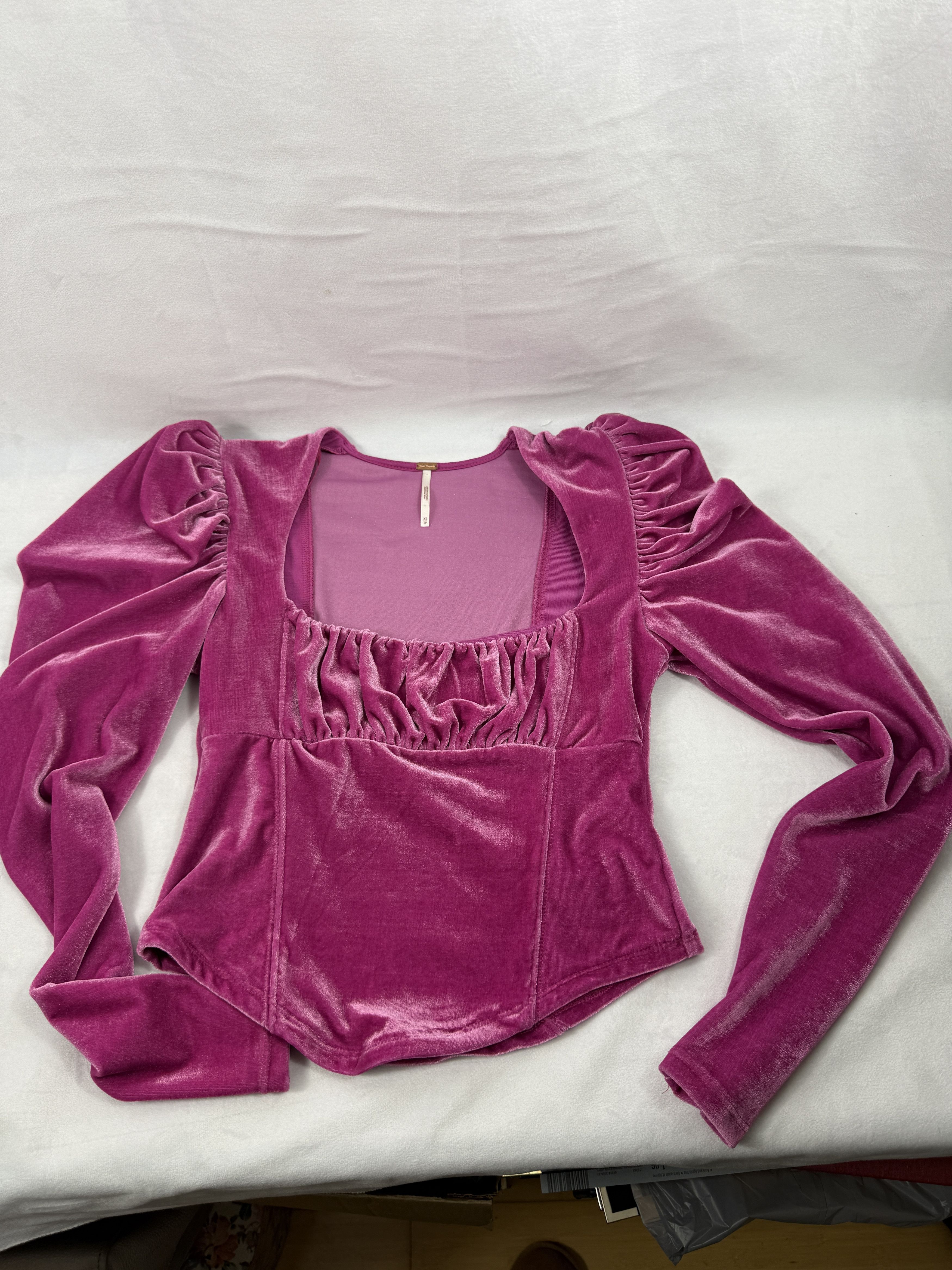 Free People Free People Brigette Velvet Top Size XS / US 0-2 / IT 36-38 - 1 Thumbnail