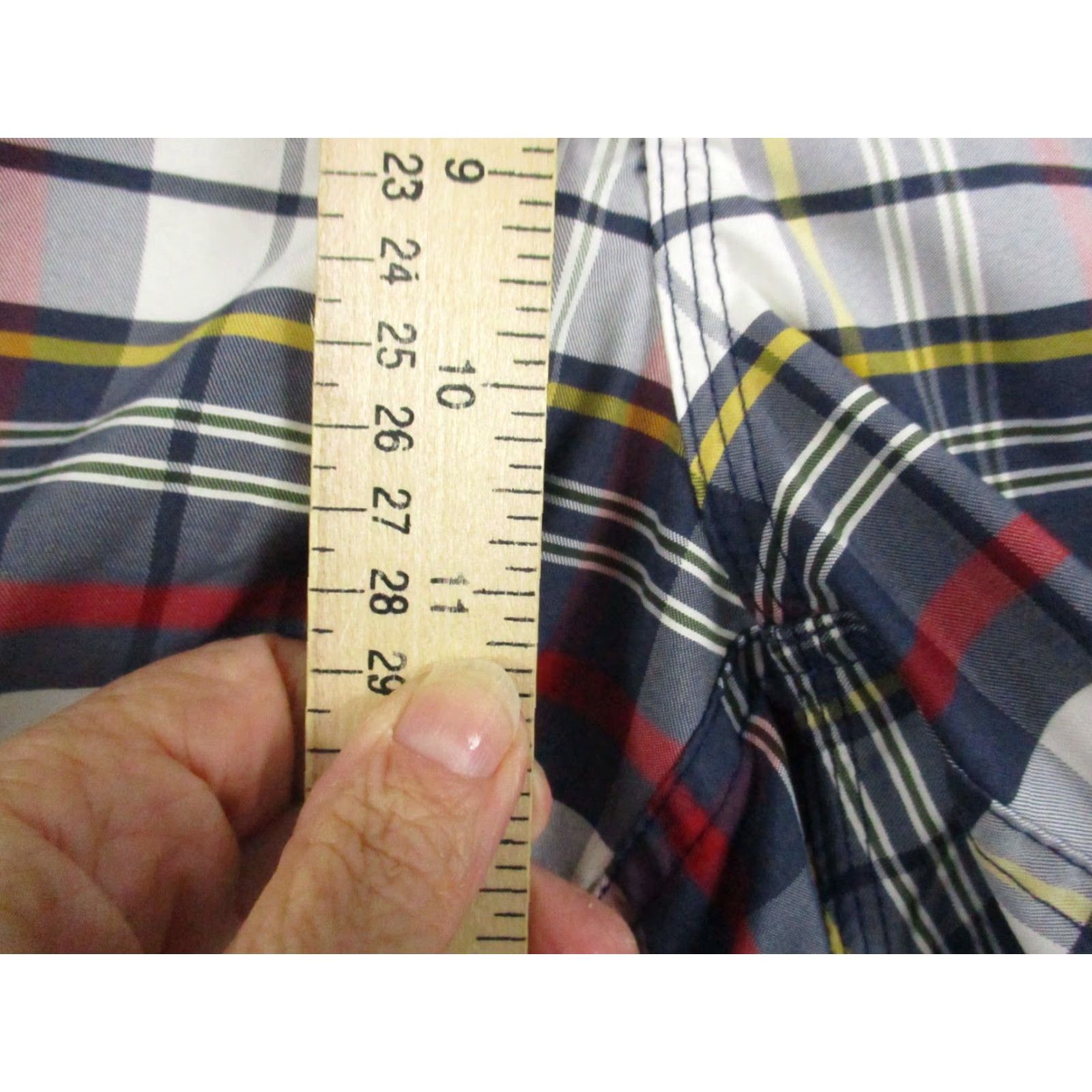Brooks Brothers Brooks Brothers Board Shorts Mens 32 Plaid Beach Drawstring Hook and Loop Closure Blue 90s? Size US 32 / EU 48 - 5 Thumbnail