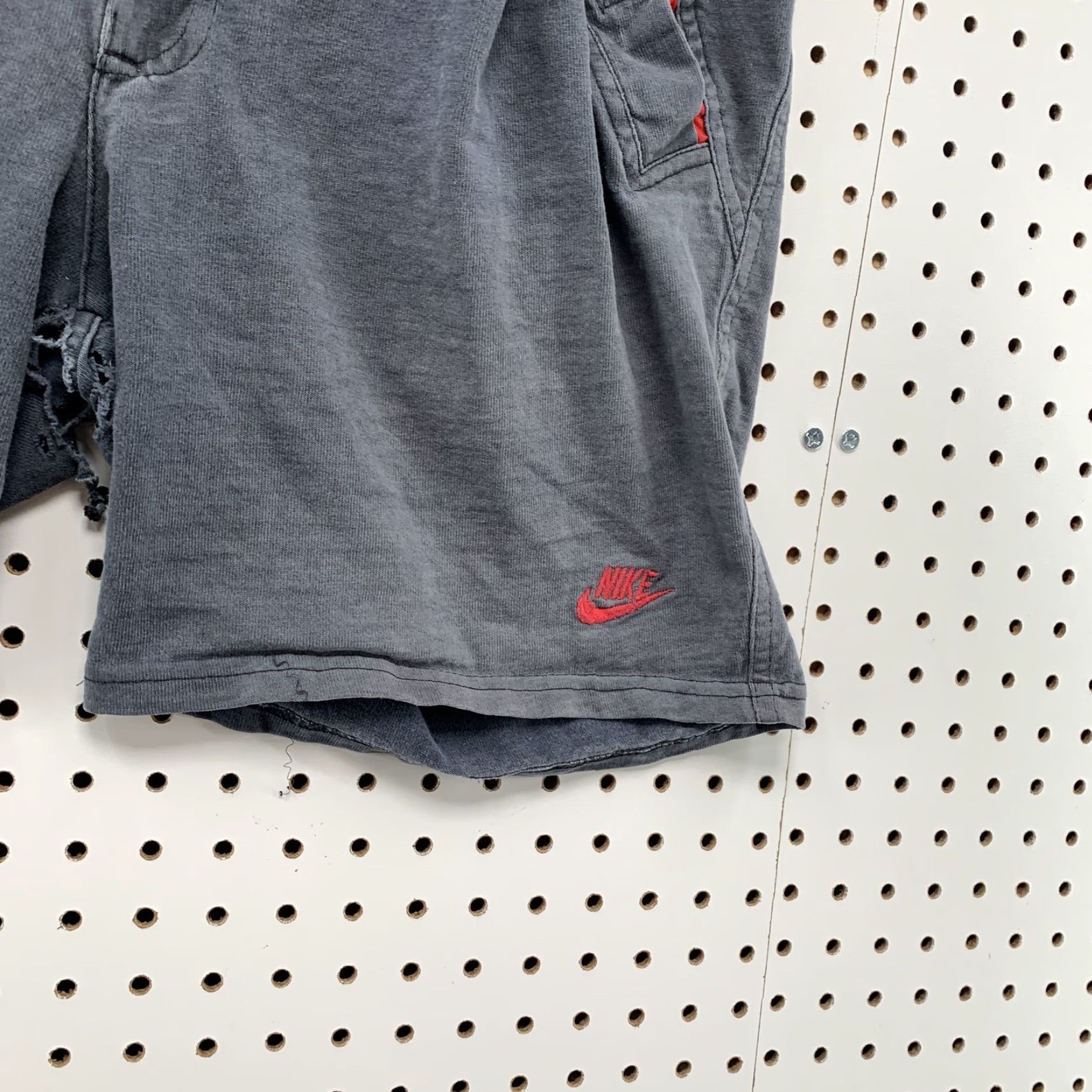 Nike VINTAGE Nike Jordan Shorts Men Athletic Cotton 34x9 Gray M Adult Medium Gray 90s Mens Size US 31 - 5 Thumbnail