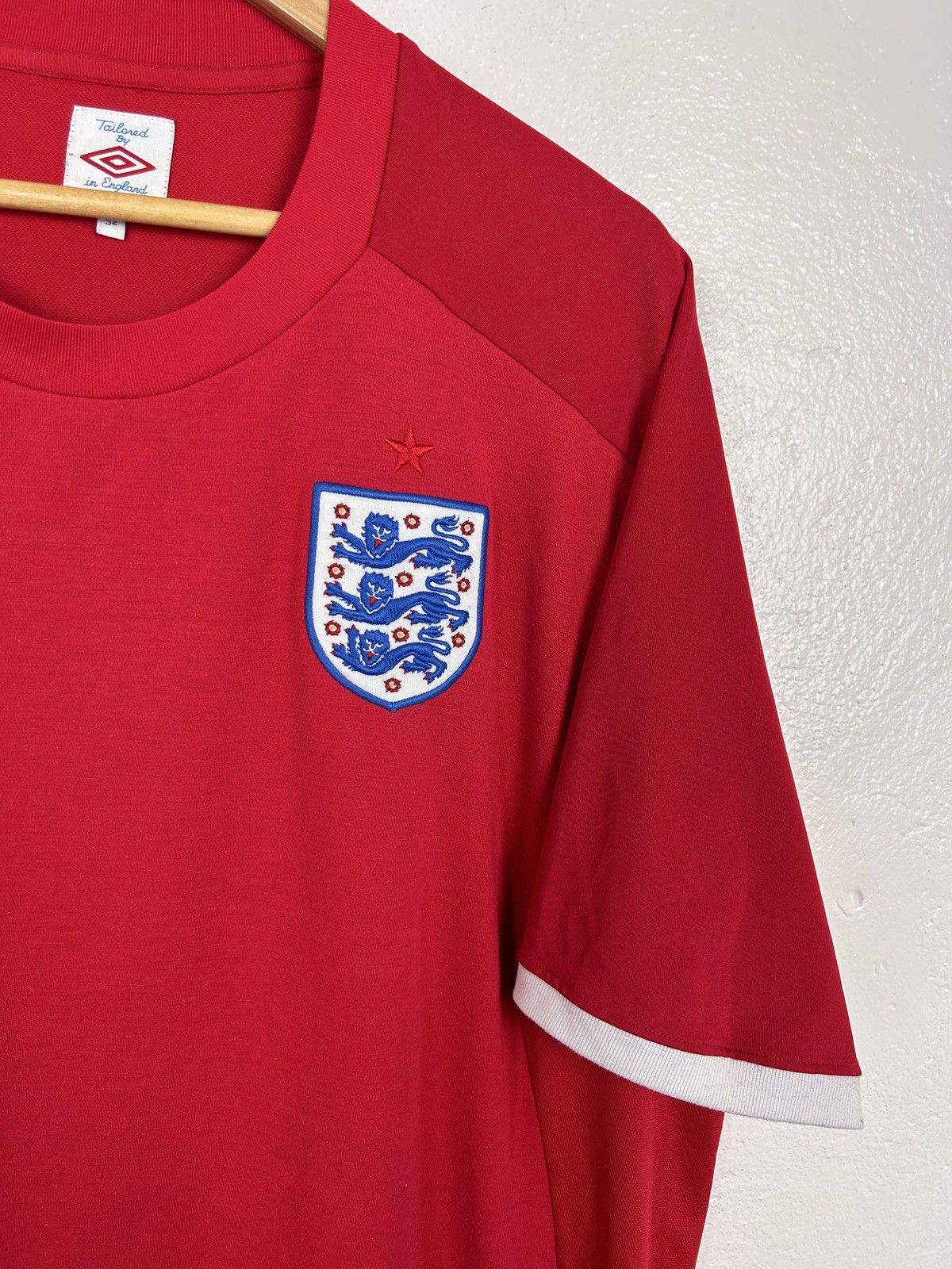 Umbro Umbro x England 2010 Away Kit Soccer Jersey In Red Size US L / EU 52-54 / 3 - 2 Thumbnail