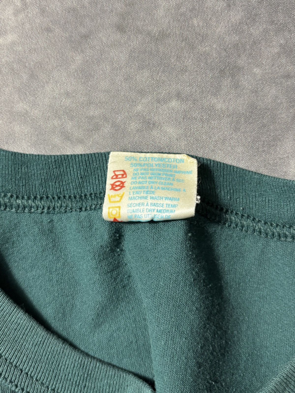 Vintage 80s Vintage Blank Tee Sun Faded Bleach Thrashed 90s Forrest Size US XL / EU 56 / 4 - 5 Thumbnail