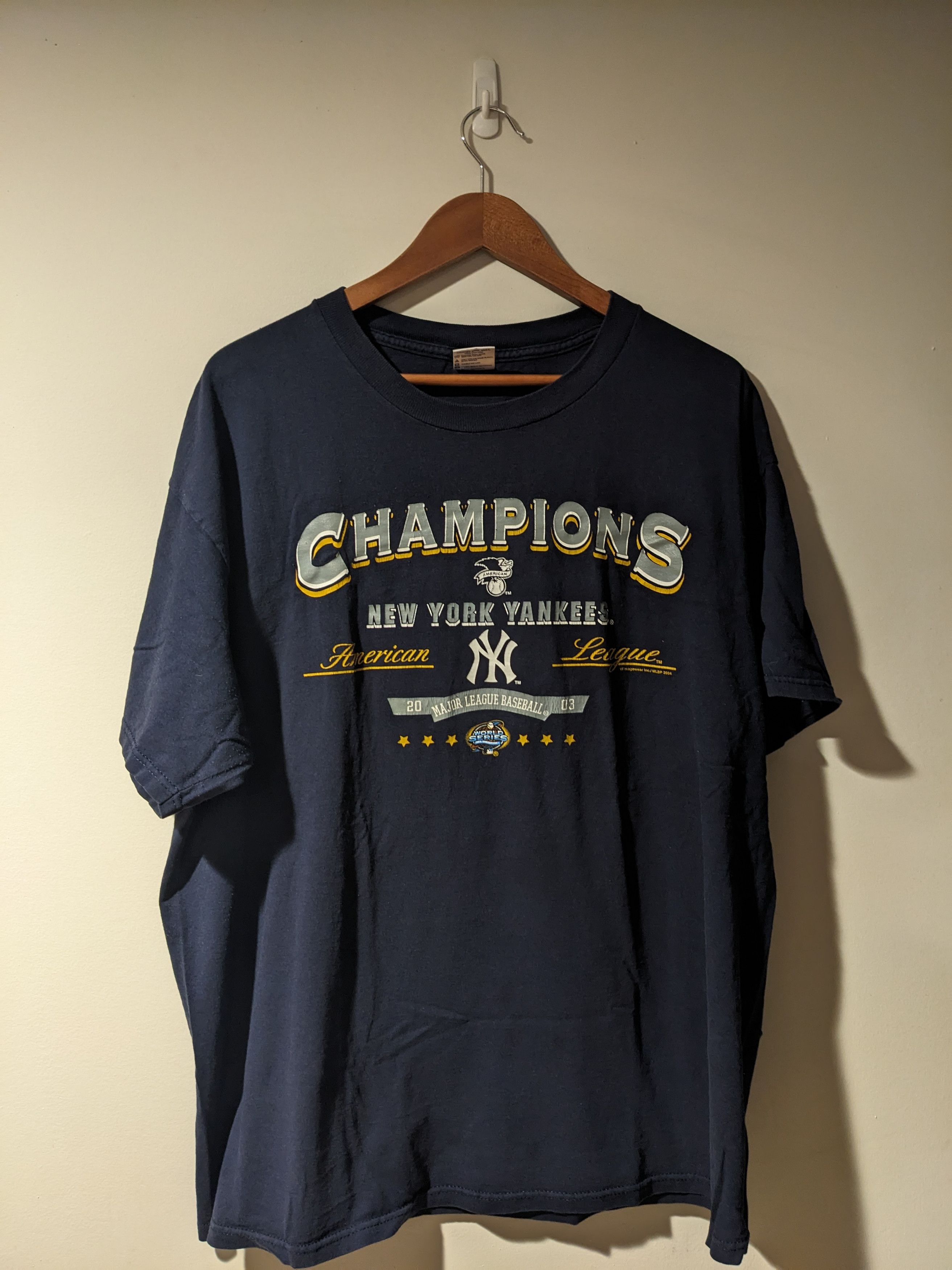 MLB × New York Yankees × Vintage Vintage 2004 New York Yankees World Series Champion T-Shirt Size US XL / EU 56 / 4 - 1 Thumbnail