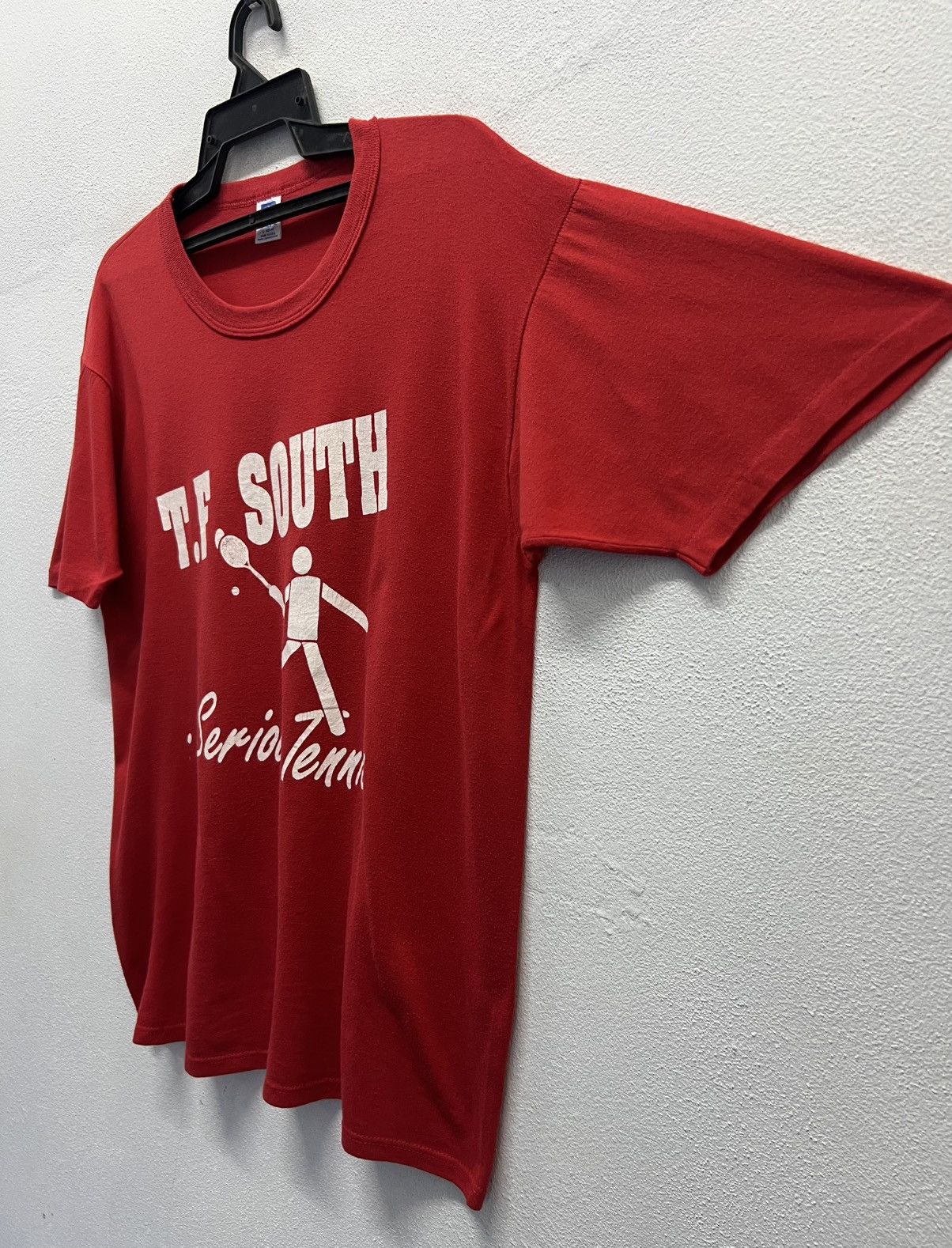 Russell Athletic × Vintage VINTAGE RUSSELL ATHLETIC T.F SOUTH SERIOUS TENNIS TEE SHIRT Size US L / EU 52-54 / 3 - 4 Thumbnail