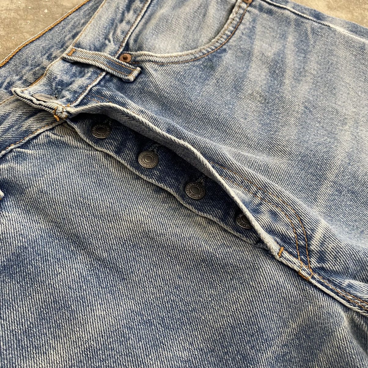 Levi's Size 29x36 Vintage 1997 Levis 501 Faded Blue Denim Jeans Size US 29 - 11 Thumbnail