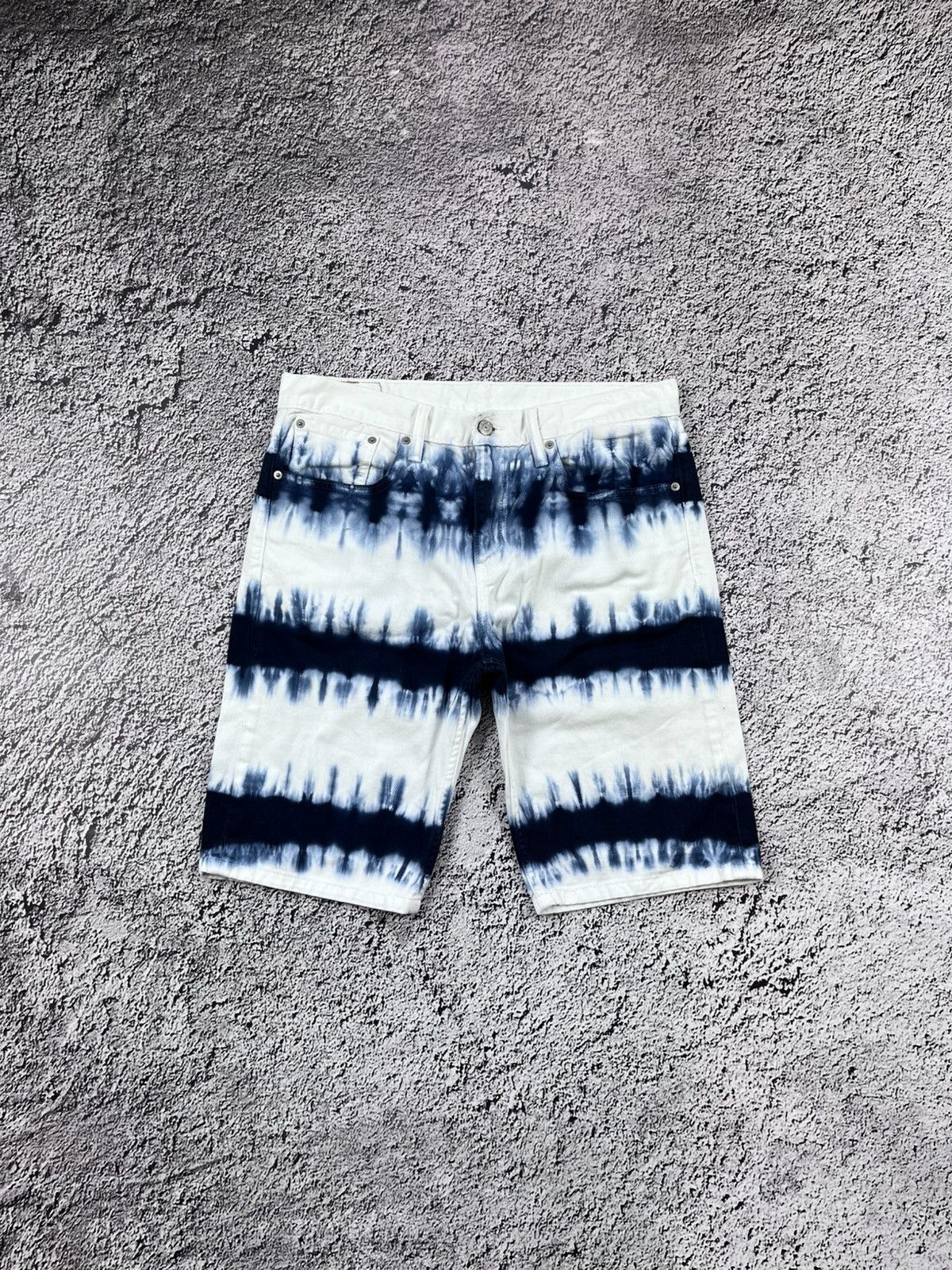 Levi's Vintage Y2K white tab Levi’s 508 Tye die jeans shorts Size US 32 / EU 48 - 1 Thumbnail