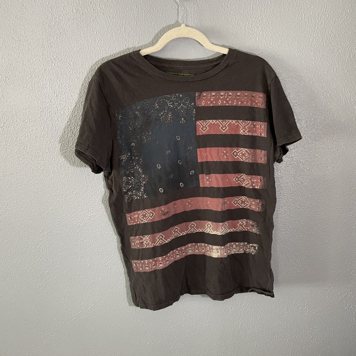 American Eagle Outfitters Vintage American Eagle Sun Faded Flag T Shirt Men’s Size M Size US M / EU 48-50 / 2 - 1 Thumbnail