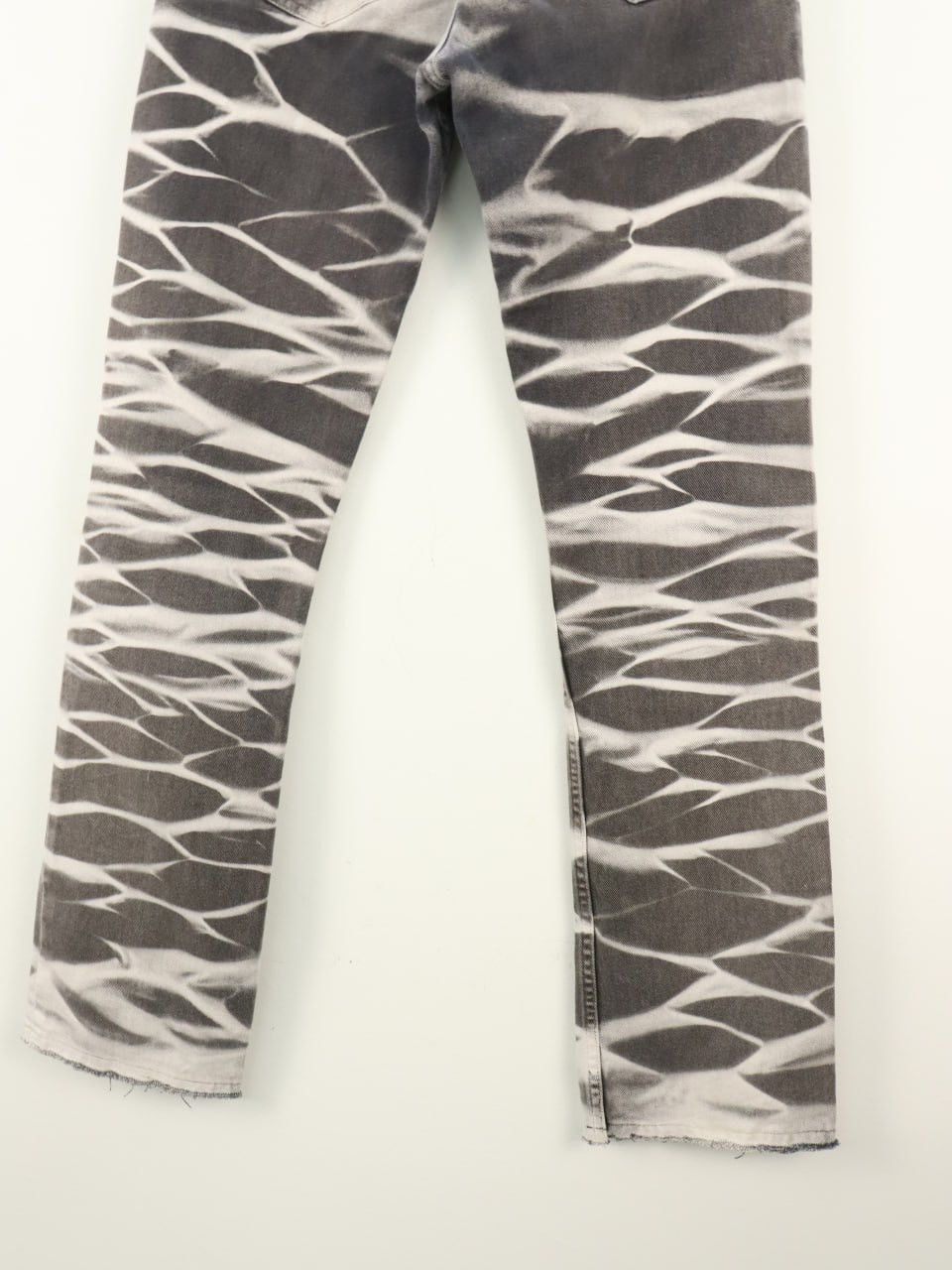 Guess Guess Low Rider Tiger Stripe Style Jeans MADE IN ITALY Size US 28 / EU 44 - 11 Thumbnail
