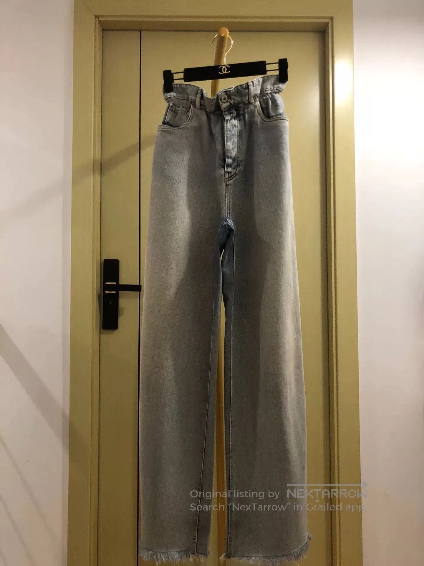 Miu Miu Miu Miu High-Waisted Denim Pants. Size 25" / US 0 / IT 36 - 1 Thumbnail