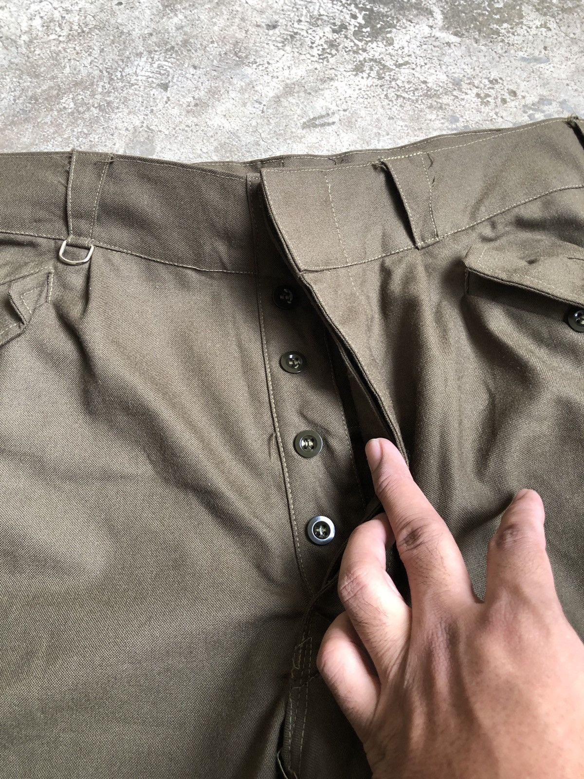 Vintage VINTAGE MILITARY ARMY CARGO PANT WORLD WAR STYLE Size US 35 - 5 Thumbnail