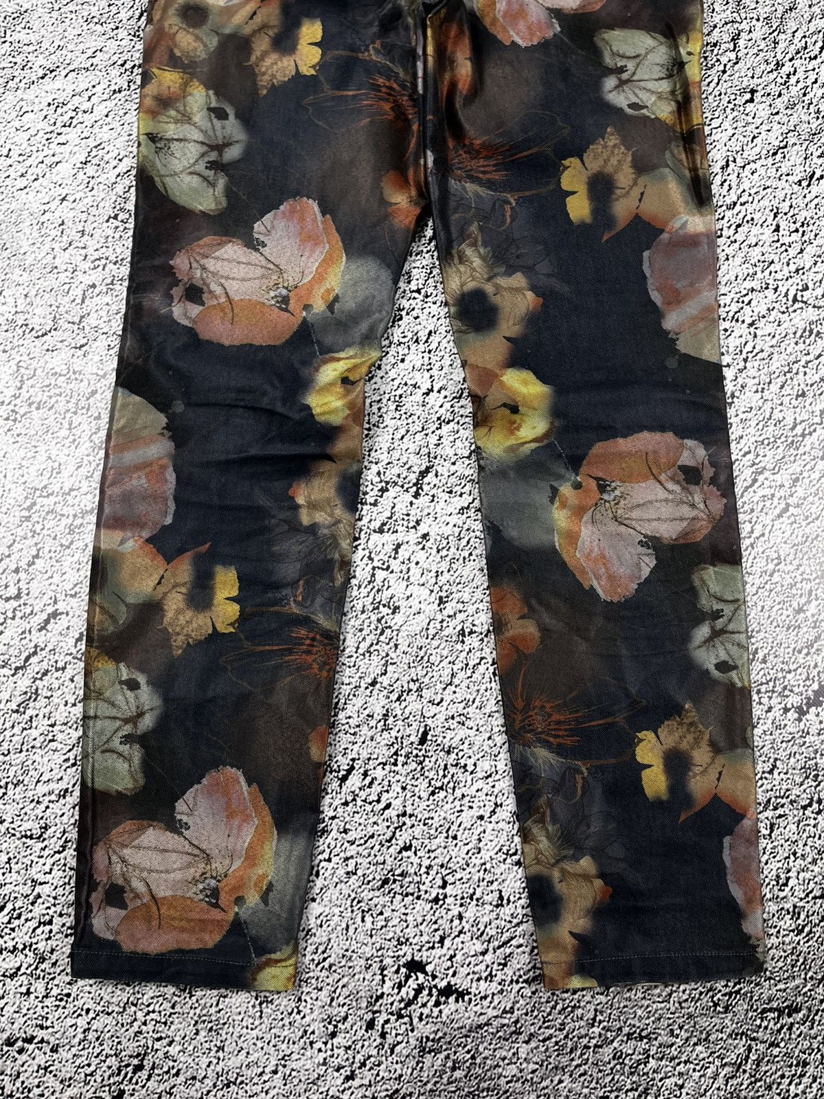 Vintage Vintage Y2K Roberto Cavalli style floral all over pants Size 28" / US 6 / IT 42 - 8 Thumbnail