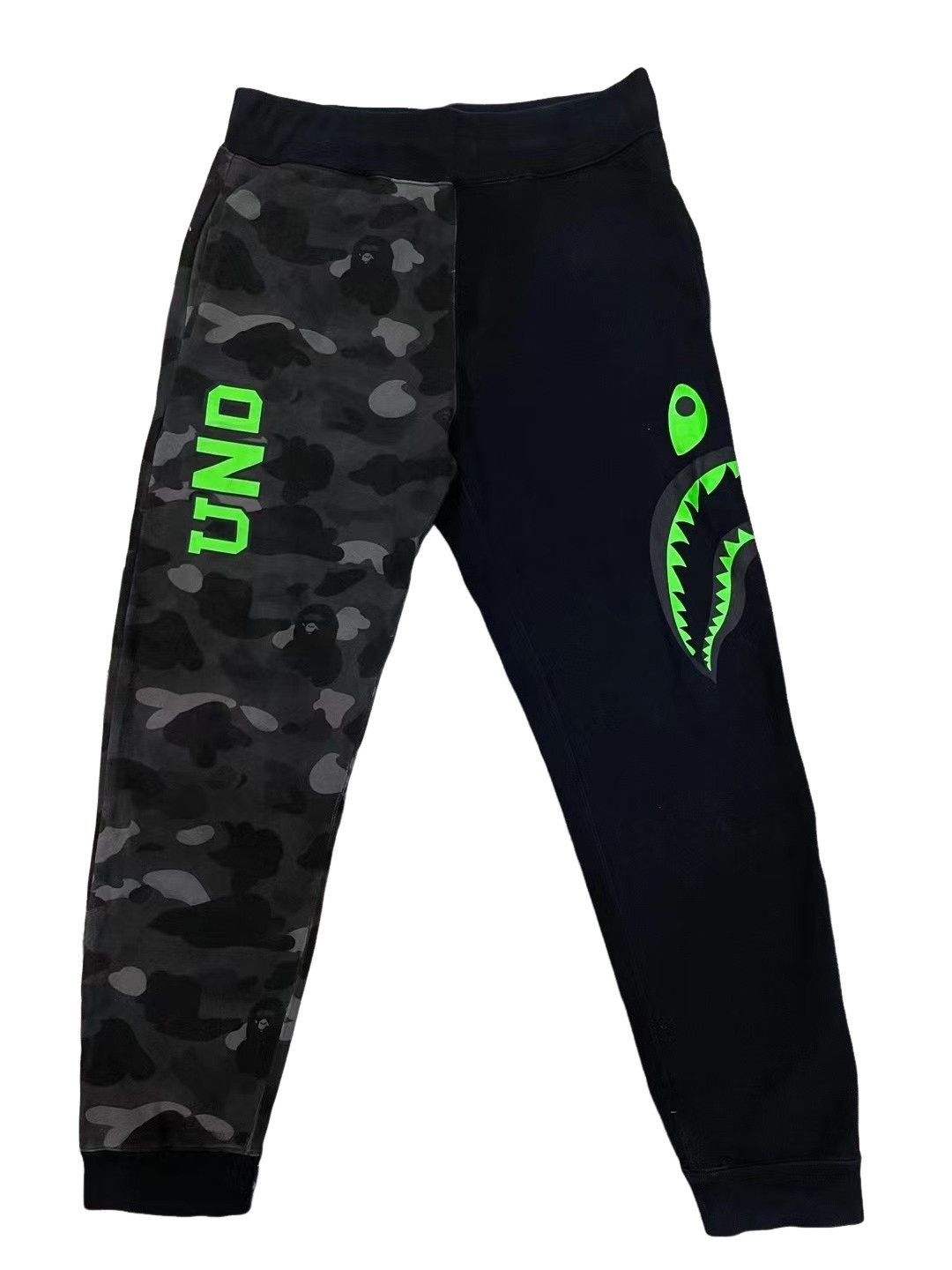 Bape A Bathing Ape x Undefeated Camo Shark Sweatpants Size M Size US 32 / EU 48 - 1 Thumbnail