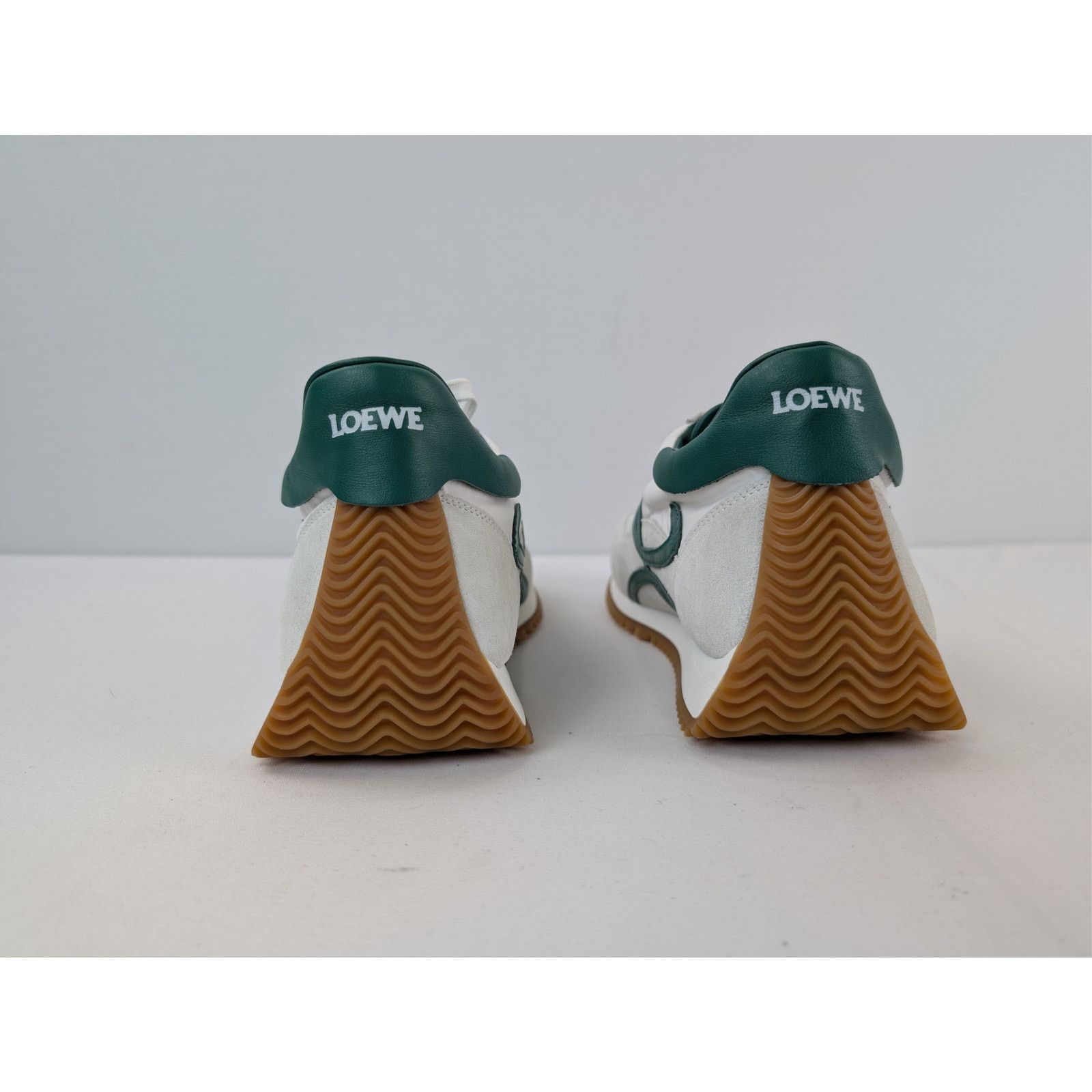 Loewe o1rshd1 Nylon Suede Flow Runner Sneakers in White/Dark Green Size US 10 / EU 43 - 11 Thumbnail