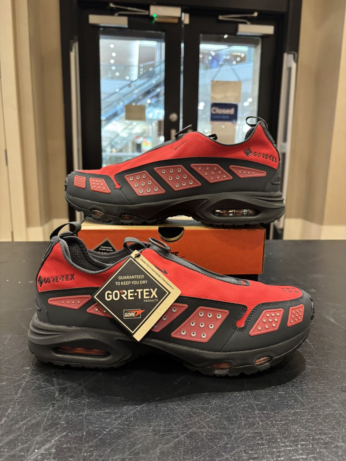 Nike Nike Air Max Sunder Gore-Tex ‘Hyper Crimson’ Size US 10.5 / EU 43-44 - 1 Thumbnail