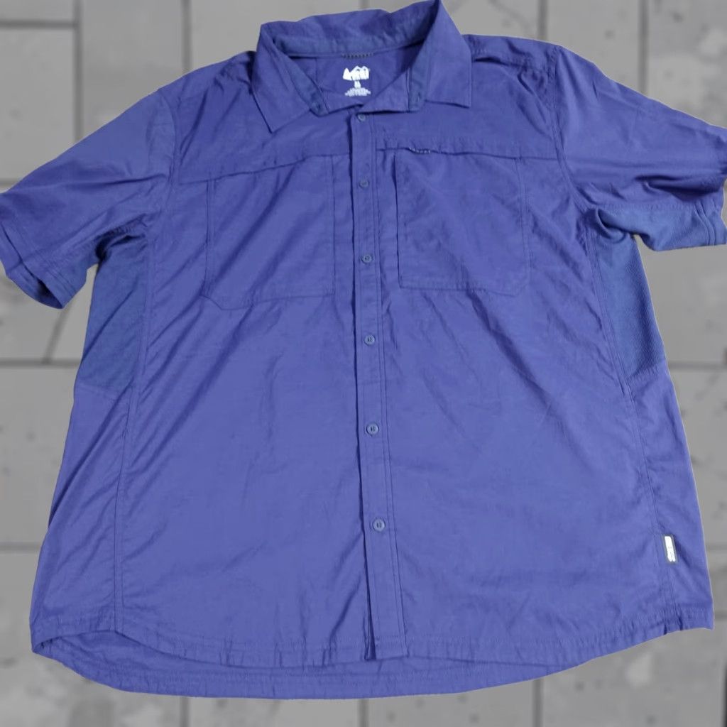 Vintage REI Co-Op Shirt XL Blue Solid Pattern Vented Snap Pockets Men Short Sleeve Button-Up Nylon Spandex Pockets Size US XL / EU 56 / 4 - 1 Thumbnail