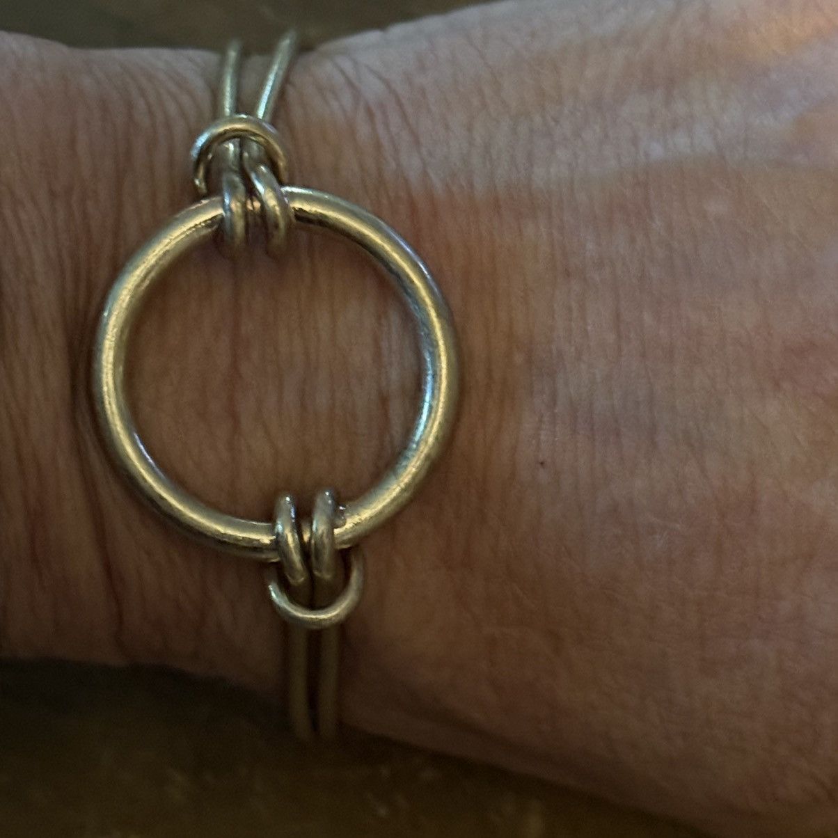 Other Gold tone open circle wire cuff bracelet Size ONE SIZE - 2 Thumbnail