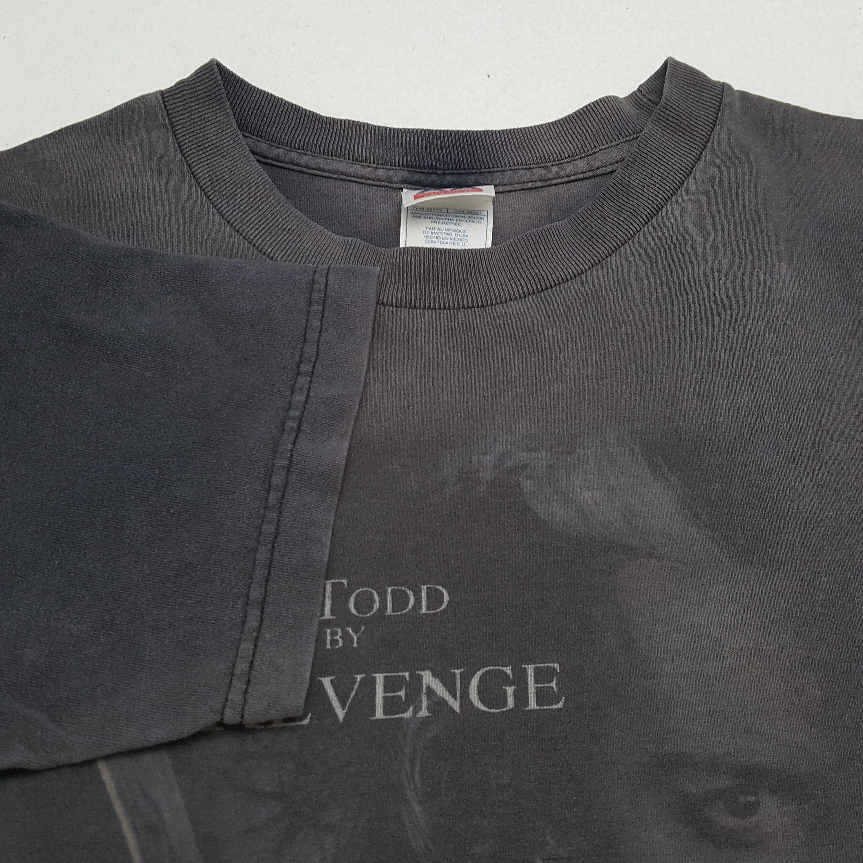 Vintage SWEENEY TODD by REVENGE Movie Vintage Tshirt Size US S / EU 44-46 / 1 - 8 Thumbnail