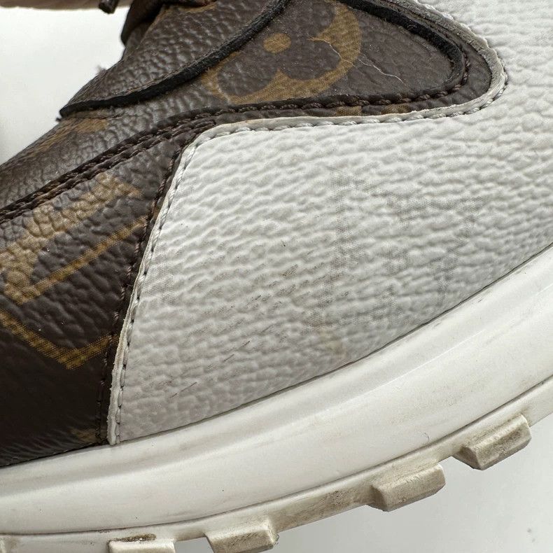 Louis Vuitton Louis Vuitton Presbyopic sneakers Size US 7 / EU 40 - 7 Thumbnail
