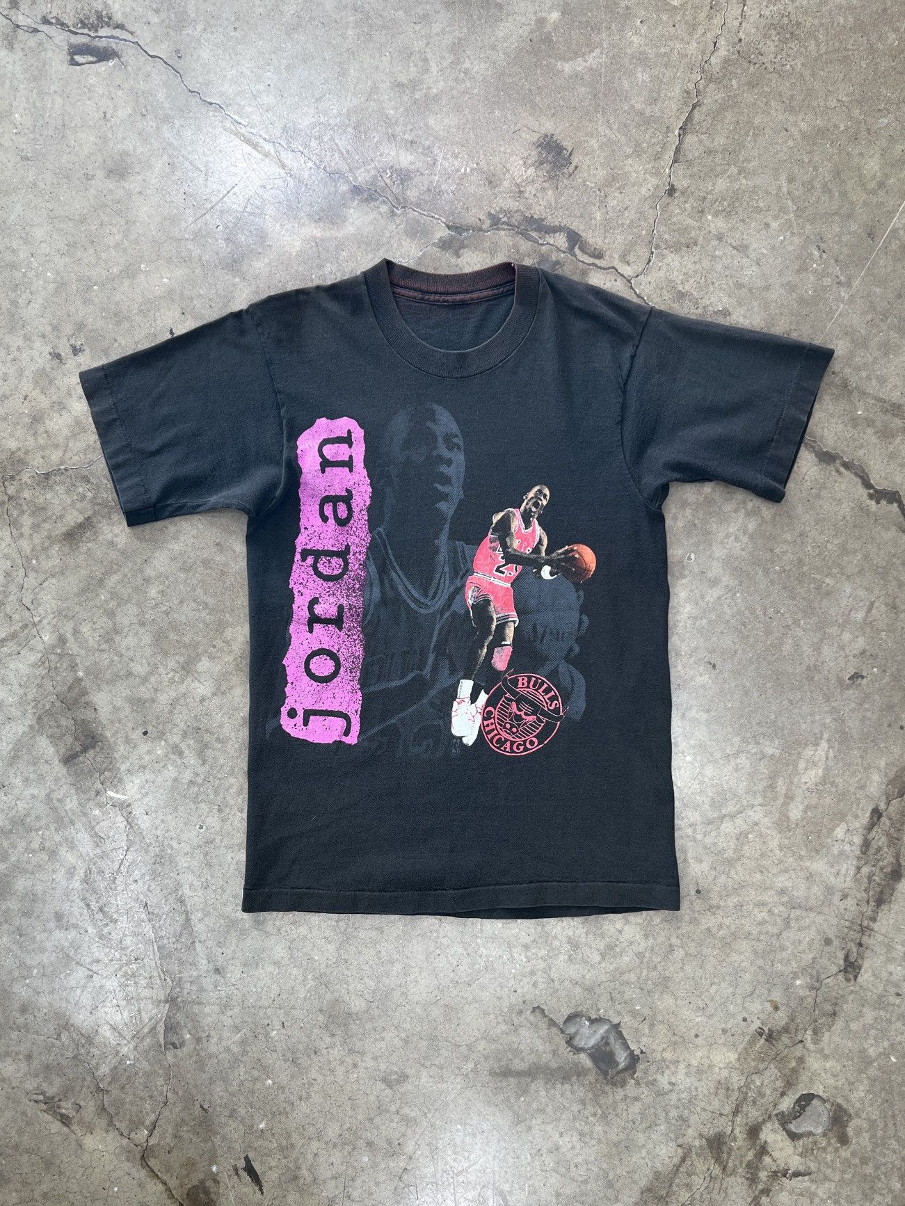 NBA Vintage 90s Michael Jordan Chicago Bulls Salem Tee Medium Size US M / EU 48-50 / 2 - 2 Thumbnail