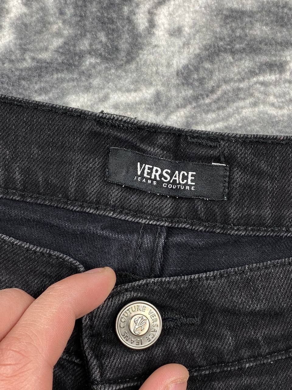 Versace Vintage Versace Jeans Couture Denim Jeans Men Size 36 Black Size US 36 / EU 52 - 13 Thumbnail