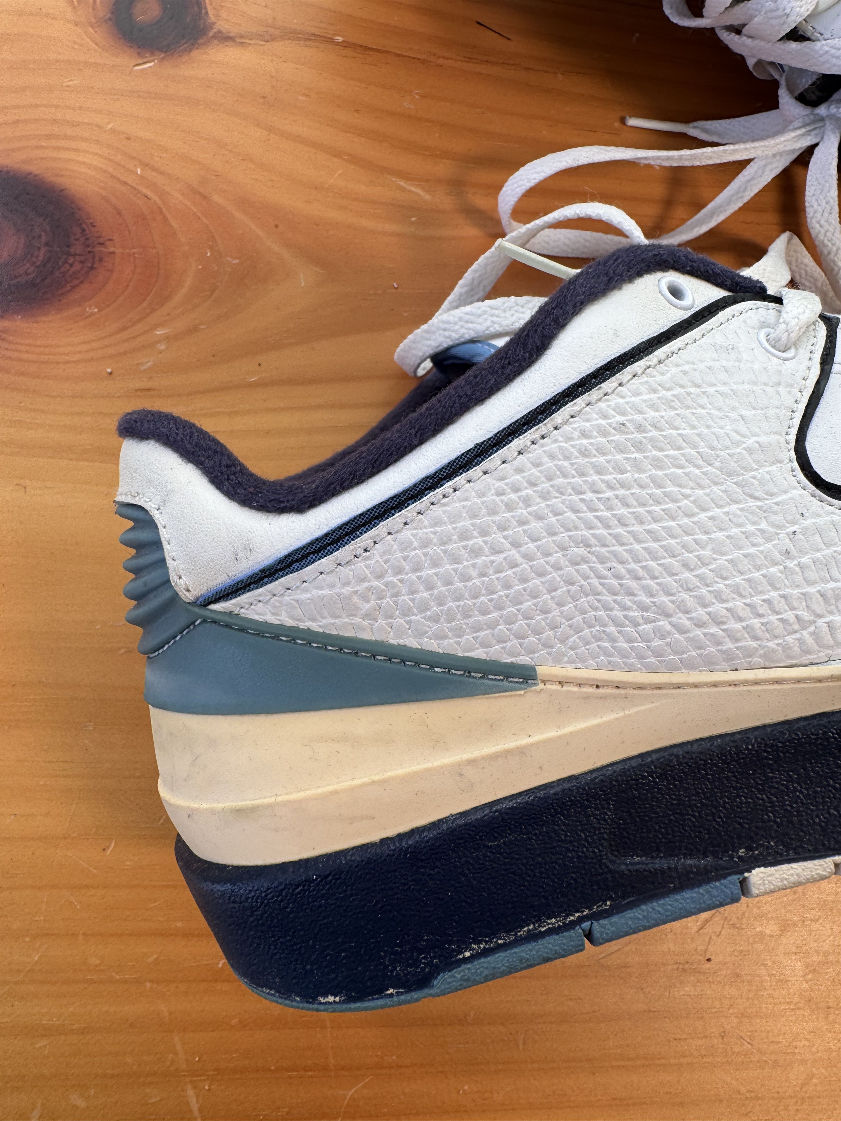 Jordan Brand 2004 Jordan 2 low navy Size US 10 / EU 43 - 2 Thumbnail