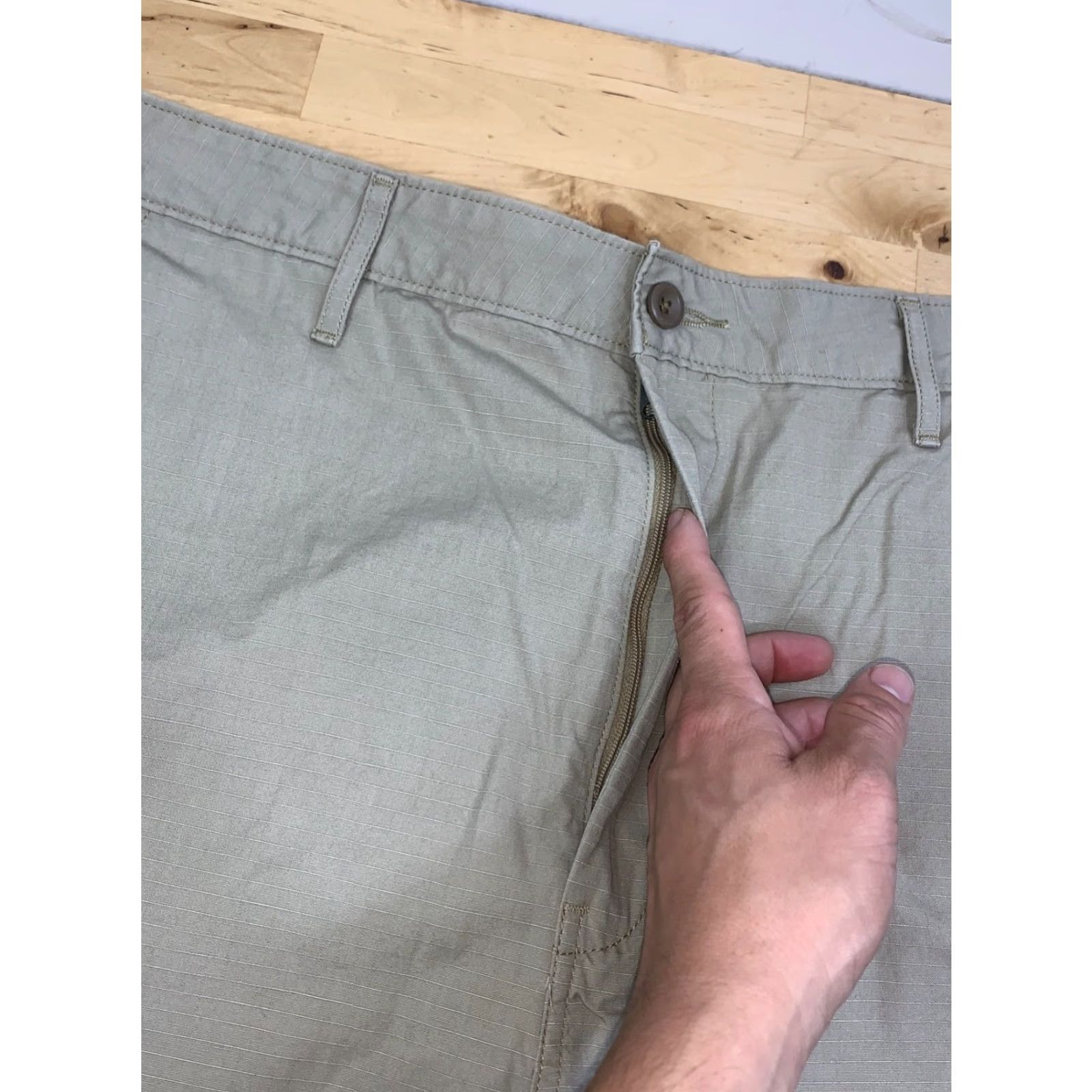 Levi's Levi's Cargo Shorts Men 40 Beige Regular Midi? Size US 40 / EU 56 - 5 Thumbnail