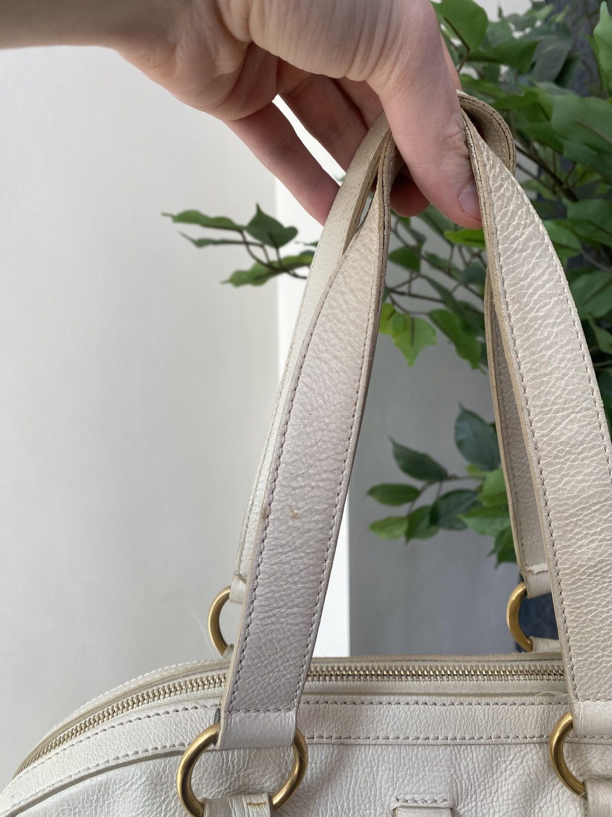 Yves Saint Laurent Vintage Yves Saint Laurent Cream Leather "Large Muse" Bag Size ONE SIZE - 8 Thumbnail