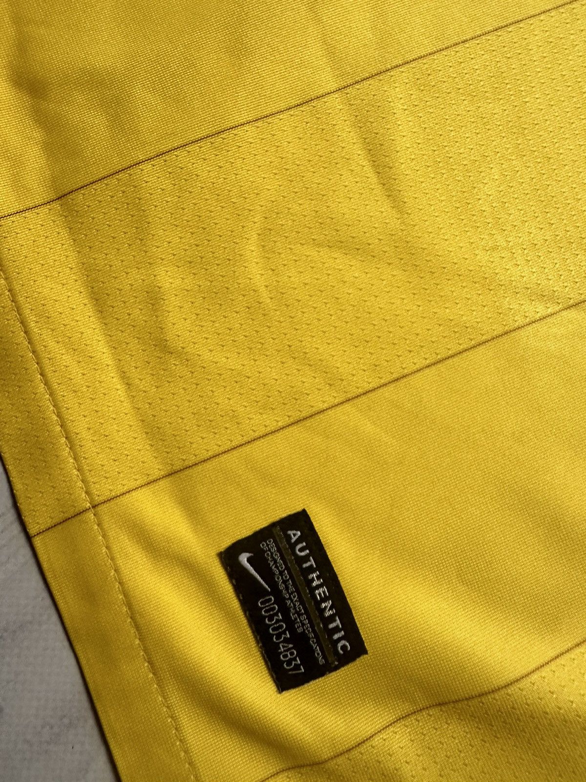 Vintage Vintage Nike Arsenal soccer jersey size XXL yellow rare Size US XXL / EU 58 / 5 - 4 Thumbnail