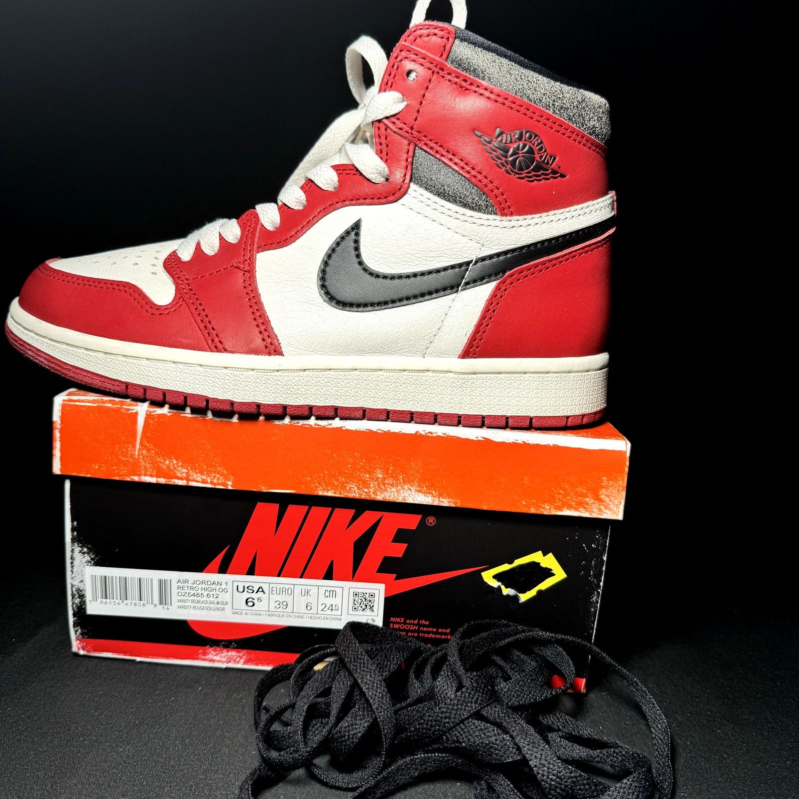 Jordan Brand × Nike Nike Air Jordan 1 Retro High OG Chicago Lost & Found 2022 Size US 6.5 / EU 39-40 - 8 Thumbnail