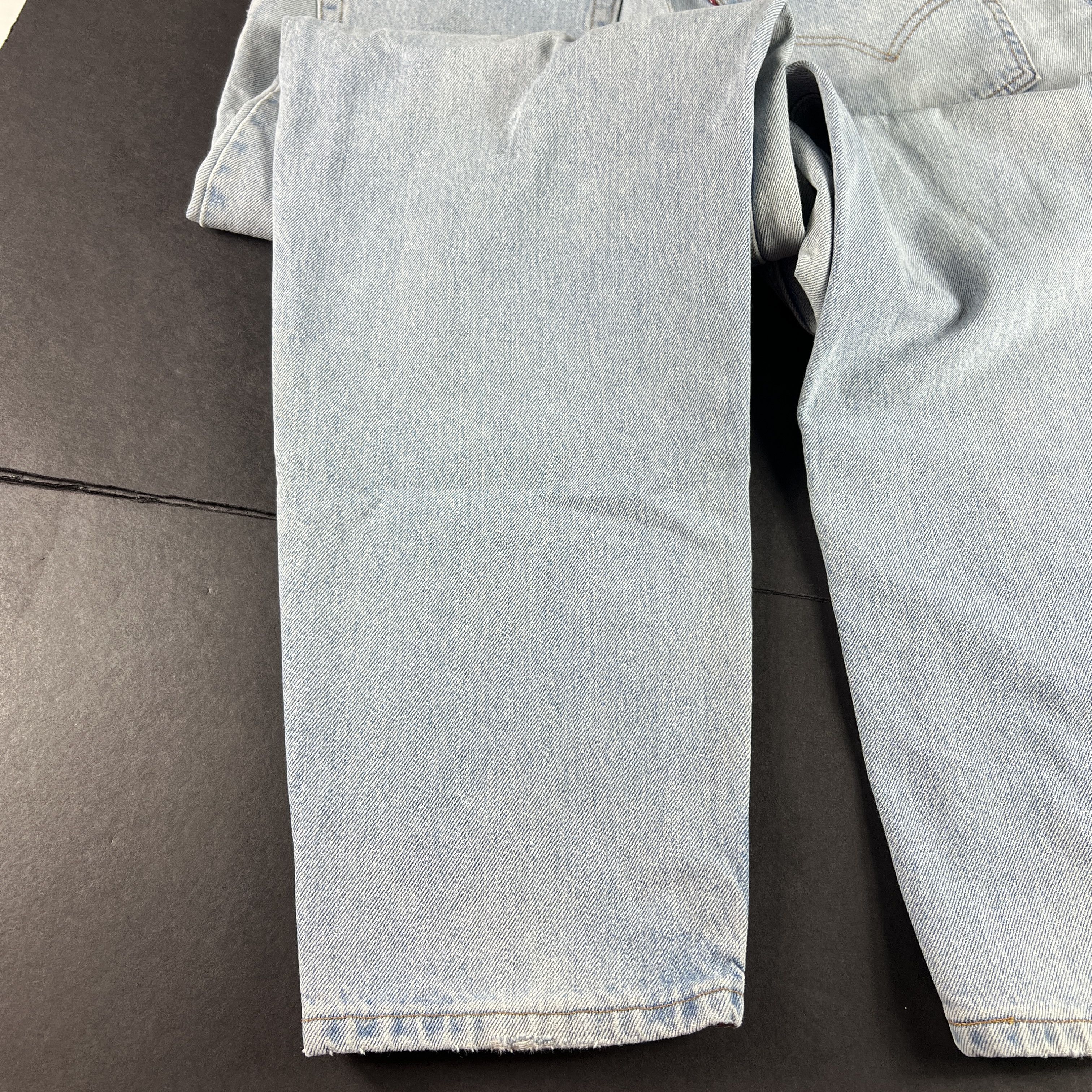 Levi's × Vintage Y2K Levi's Jeans 560 Loose Tapered Light Blue Faded Denim Size US 35 - 17 Thumbnail