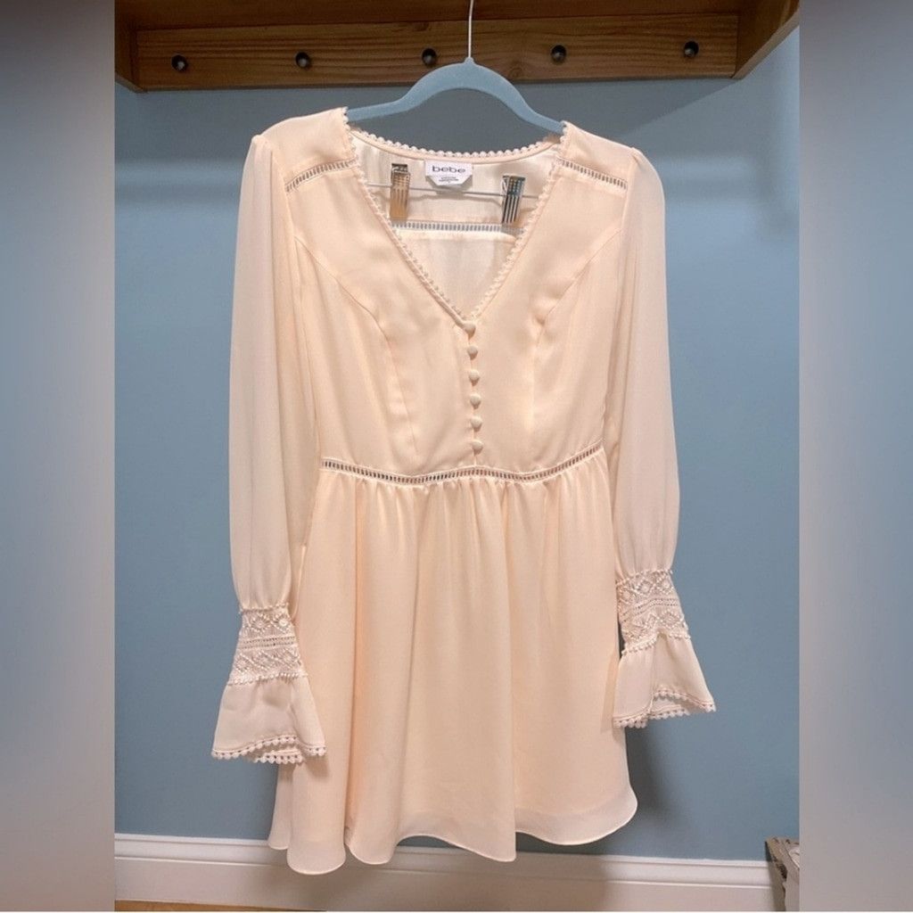 Bebe NWOT BEBE Longsleeve Lace Cream Pink Dress Size XS / US 0-2 / IT 36-38 - 1 Thumbnail