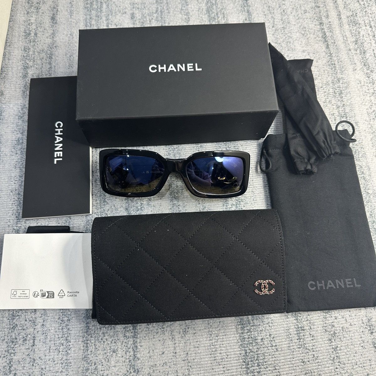 Chanel CHANEL 0CH5526 C501W1 SUNGLASSES Size ONE SIZE - 2 Thumbnail