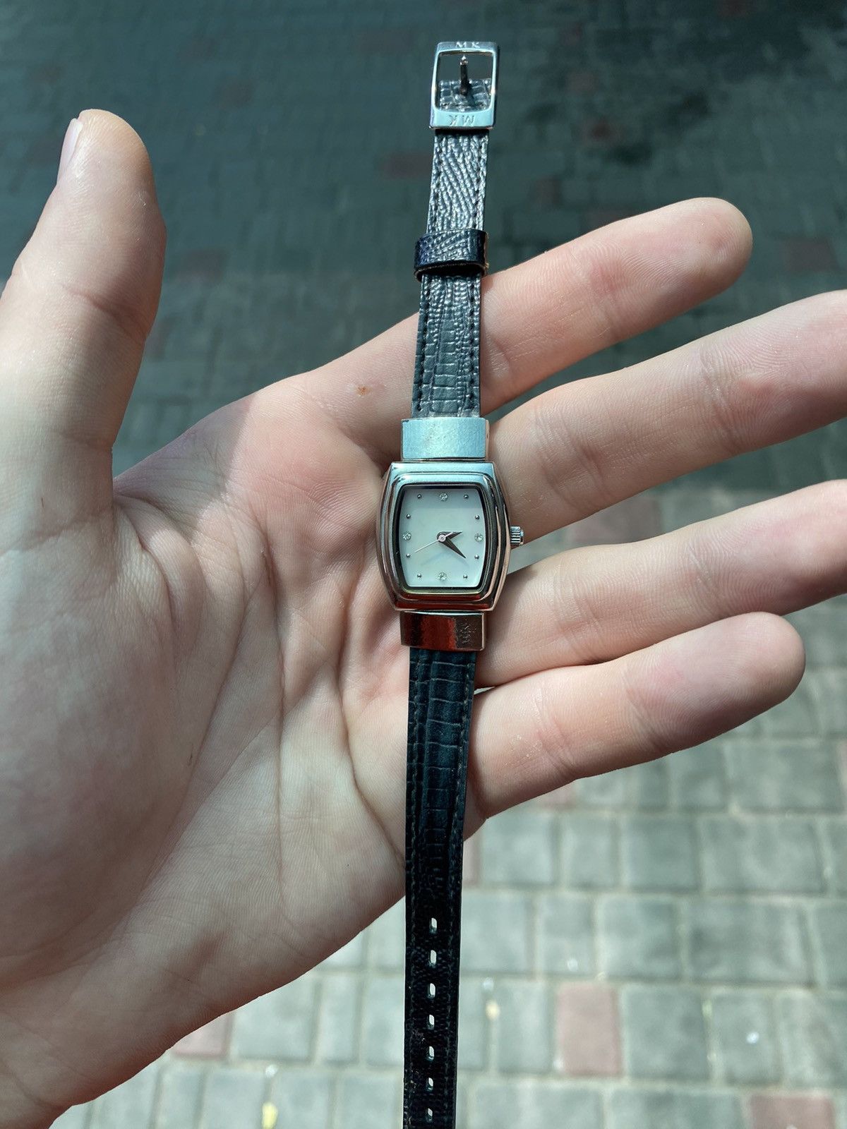 Japanese Brand Stylish Silver Watch - Leather Strap Elegance Size ONE SIZE - 7 Thumbnail