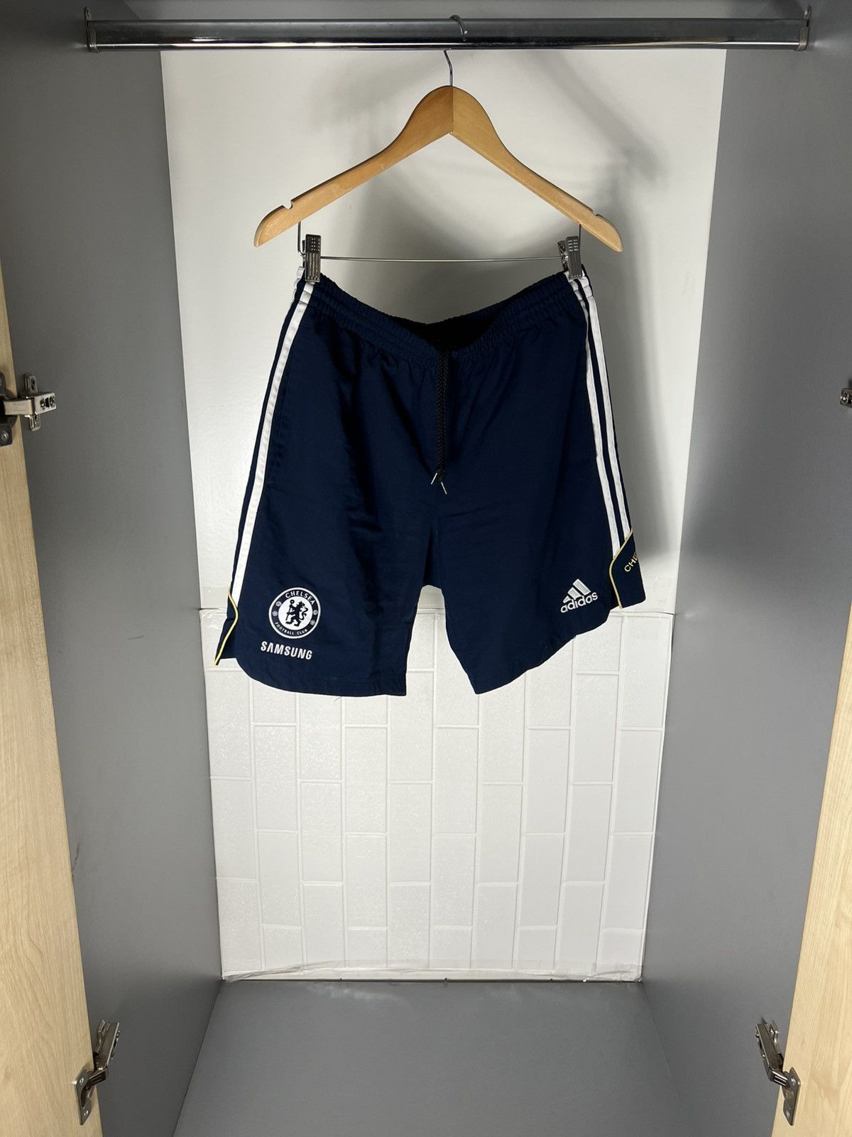Adidas VINTAGE ADIDAS FC CHELSEA LONDON ENGLAND SOCCER JERSEY RETRO Size US XL / EU 56 / 4 - 3 Thumbnail