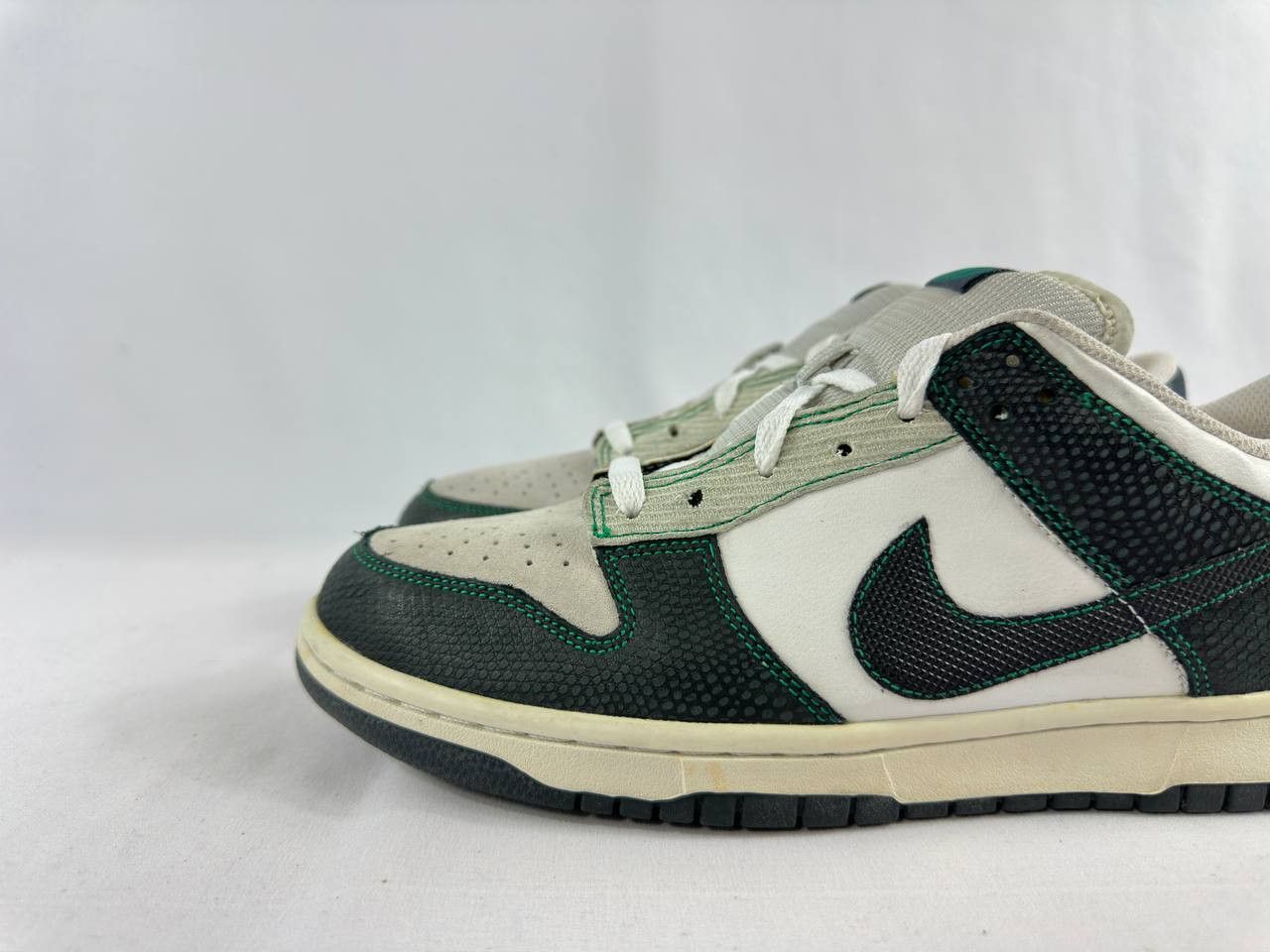 Nike Nike Dunk Low 6.0 'Black Snakeskin Green' 2010 Size US 9.5 / EU 42-43 - 8 Thumbnail