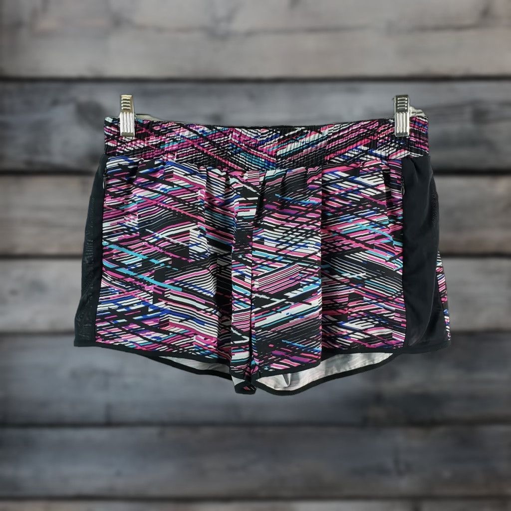 Fabletics Fabletics Womens Shorts M Black Pink Lined Mid Rise Zip Pockets Athletic Shorts Size 32" / US 10 / IT 46 - 1 Thumbnail