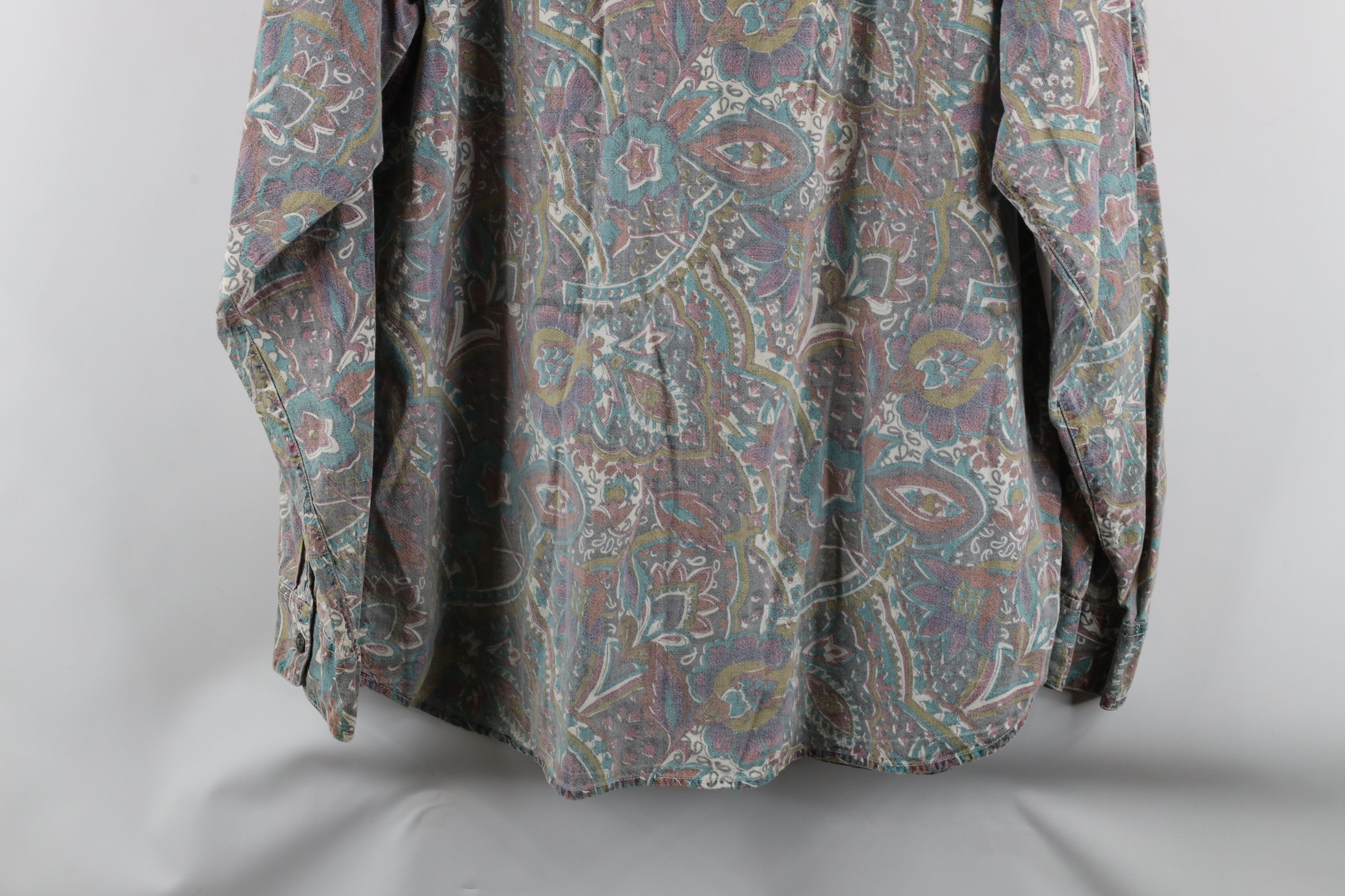 Vintage Vintage 90s Streetwear Paisley Flower Tapestry Button Shirt Size US XL / EU 56 / 4 - 11 Thumbnail