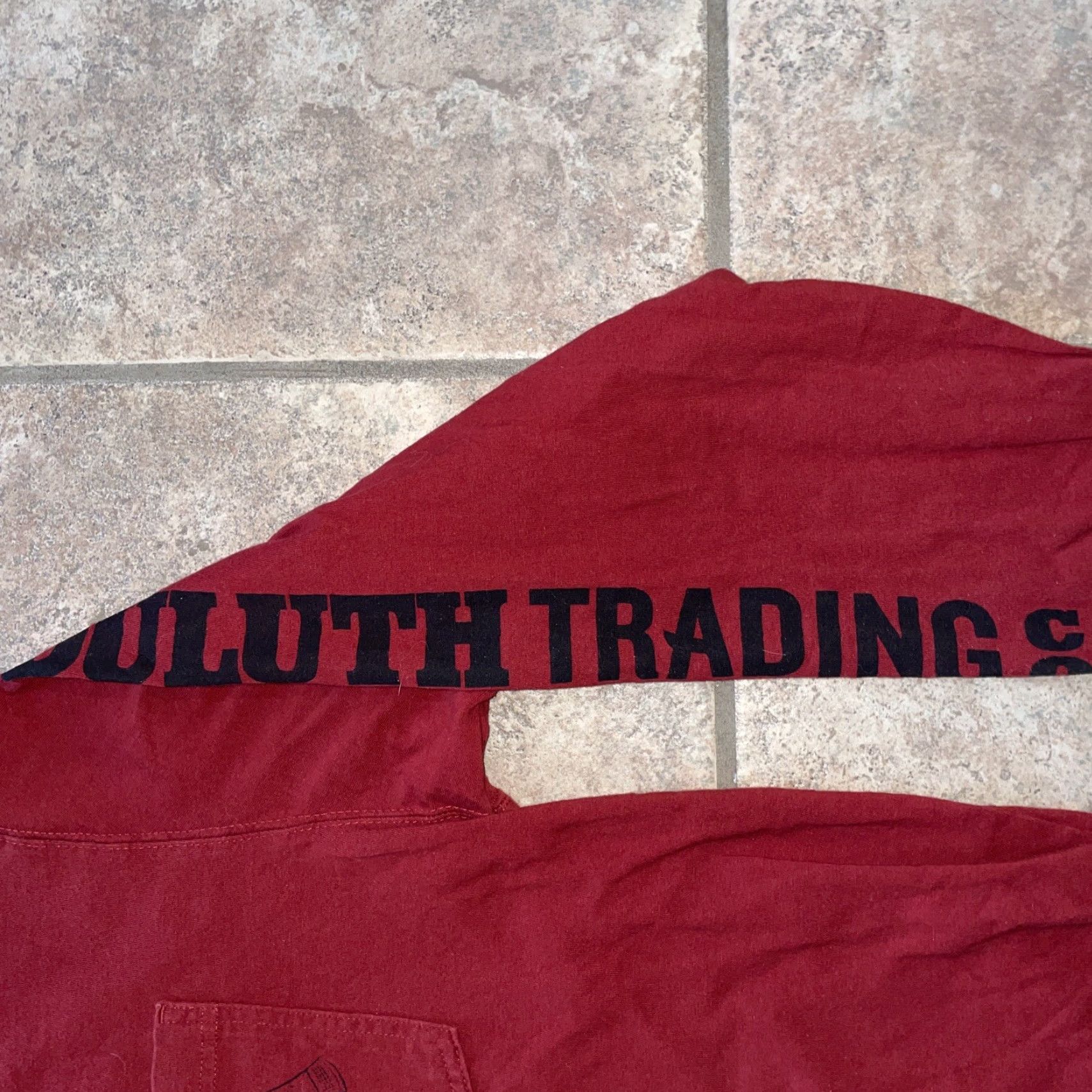 Duluth Trading Company DULUTH TRADING CO Long Tailed Tee Graphic Pocket Tee Mens L Red Shirt Men Size US L / EU 52-54 / 3 - 6 Thumbnail