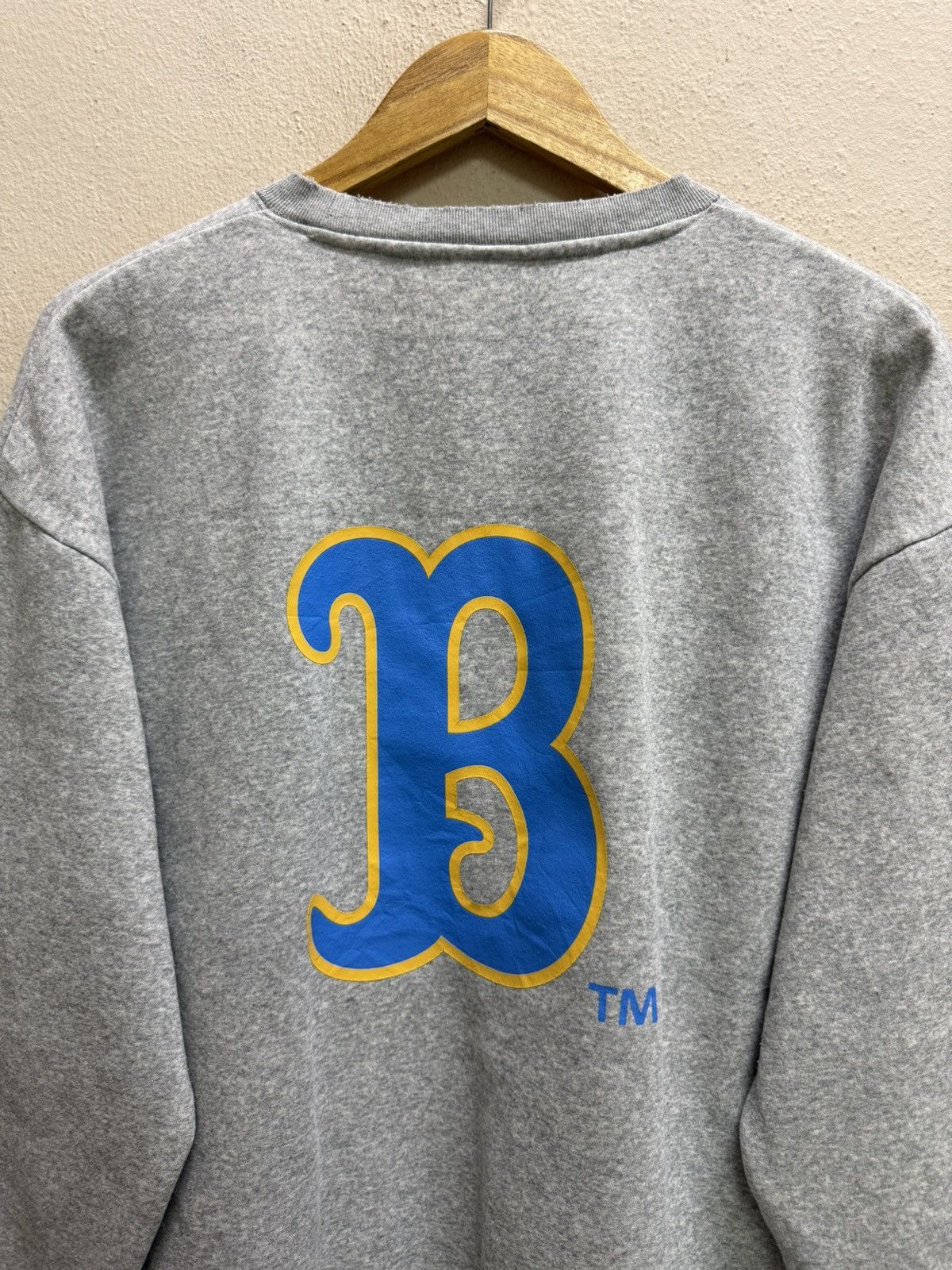 Japanese Brand University California Los Angeles Bruins Biglogo Sweatshirt Size US L / EU 52-54 / 3 - 17 Thumbnail