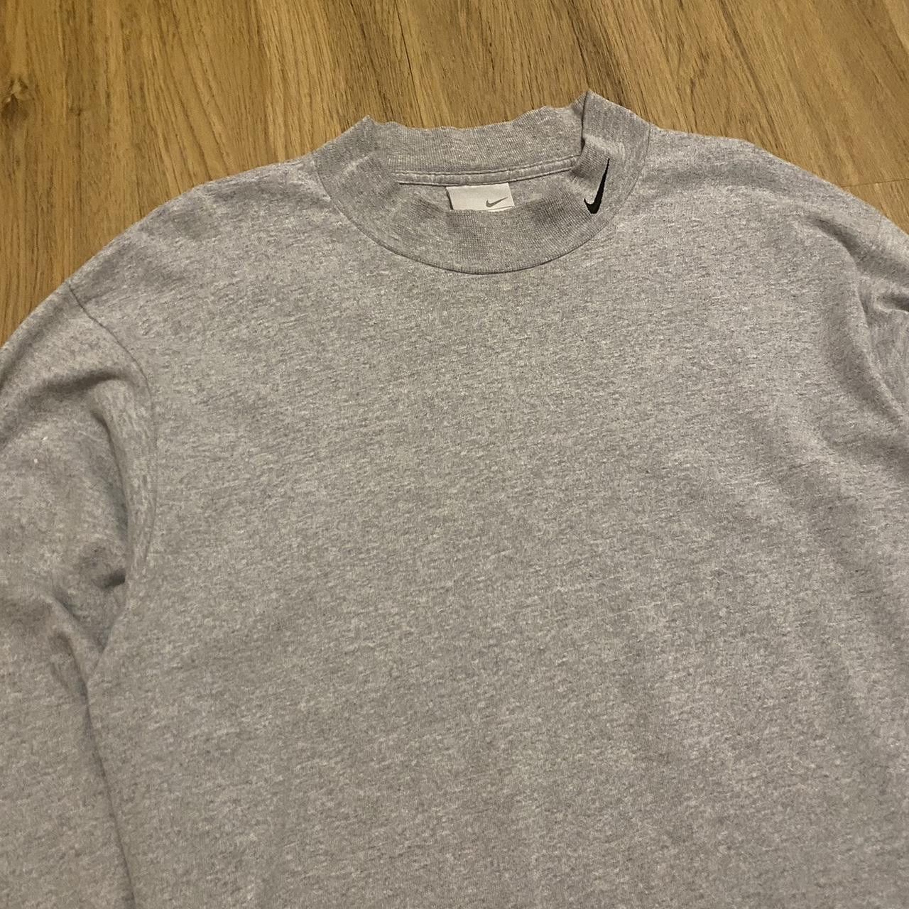 Nike 2000s Grey Nike vintage sweatshirt with a small mark Size US M / EU 48-50 / 2 - 1 Thumbnail