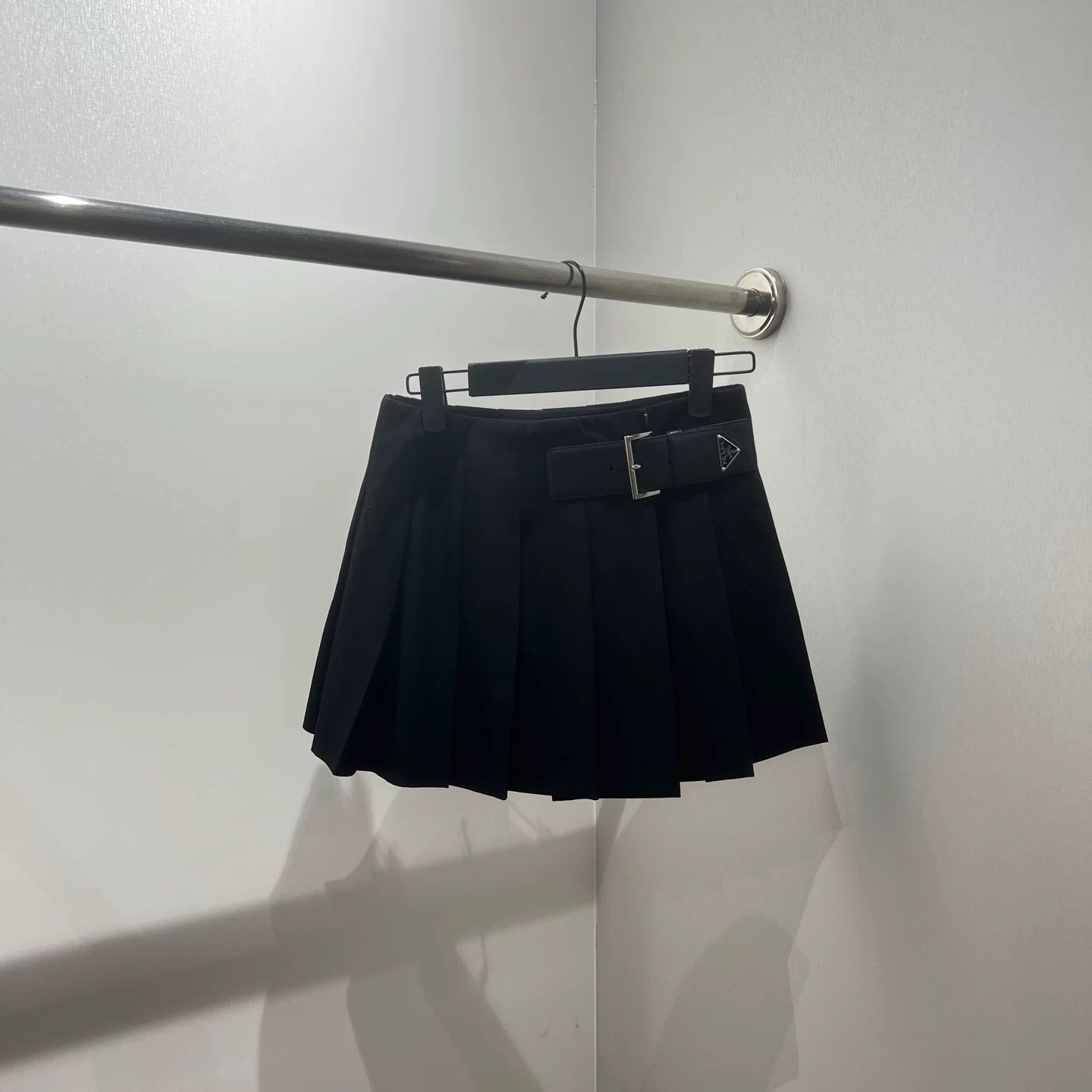 Prada Prada Low-Rise Skirt 26 Women Size 26" / US 2 / IT 38 - 1 Thumbnail
