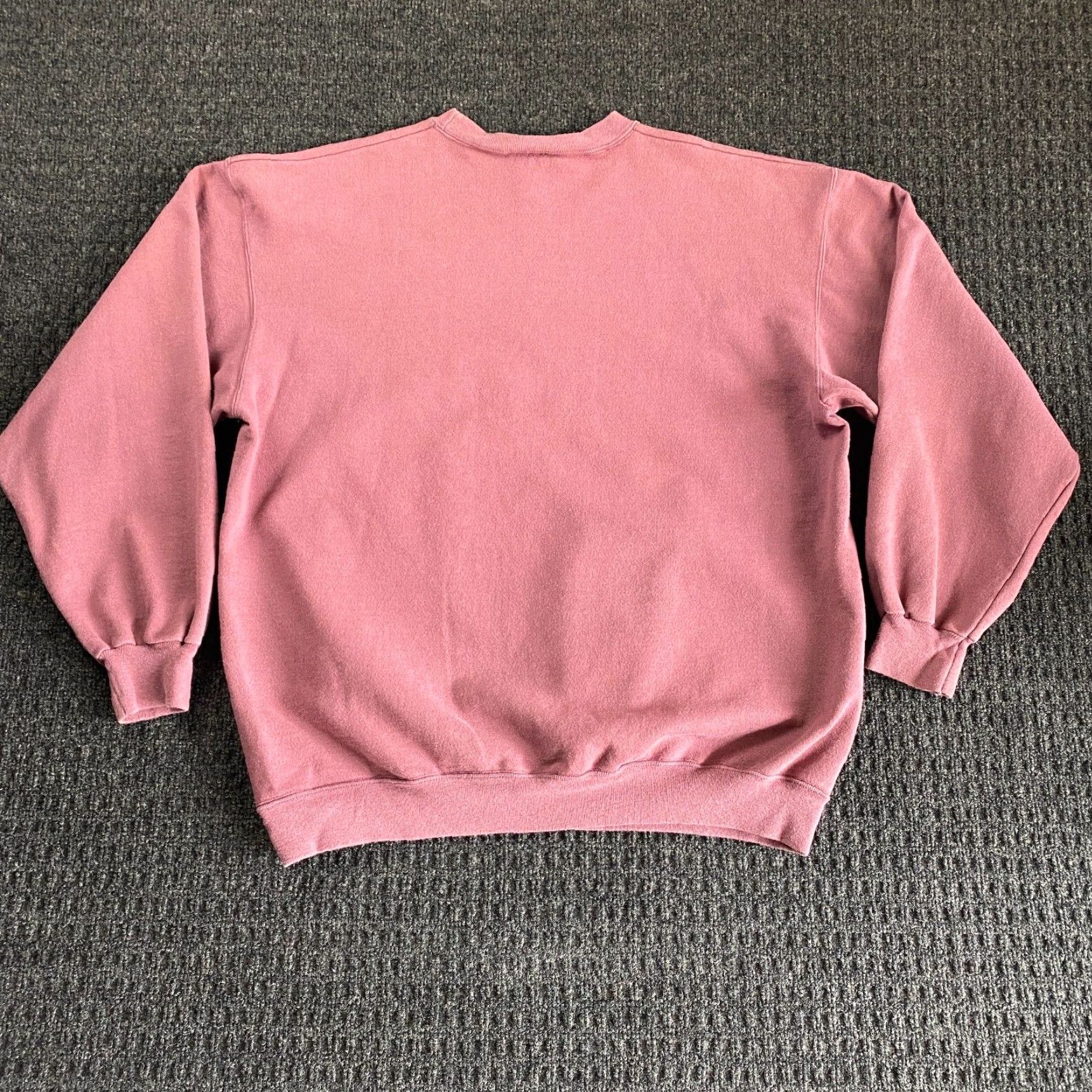 Vintage VINTAGE Time Square Sportswear Monterey Ca Crewneck Sweatshirt XL Red Cotton Polyester Embroidered USA 90s Sweatshirt Adults Unisex Mens Womens Size US XL / EU 56 / 4 - 5 Thumbnail