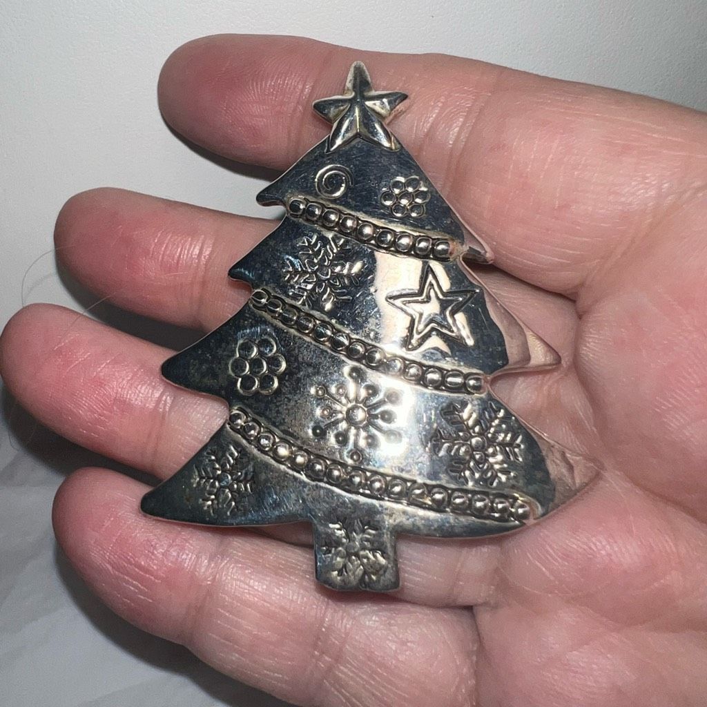 Vintage Vintage Signed MJ Silver Tone Christmas Tree Pendant/Brooch Size ONE SIZE - 4 Thumbnail