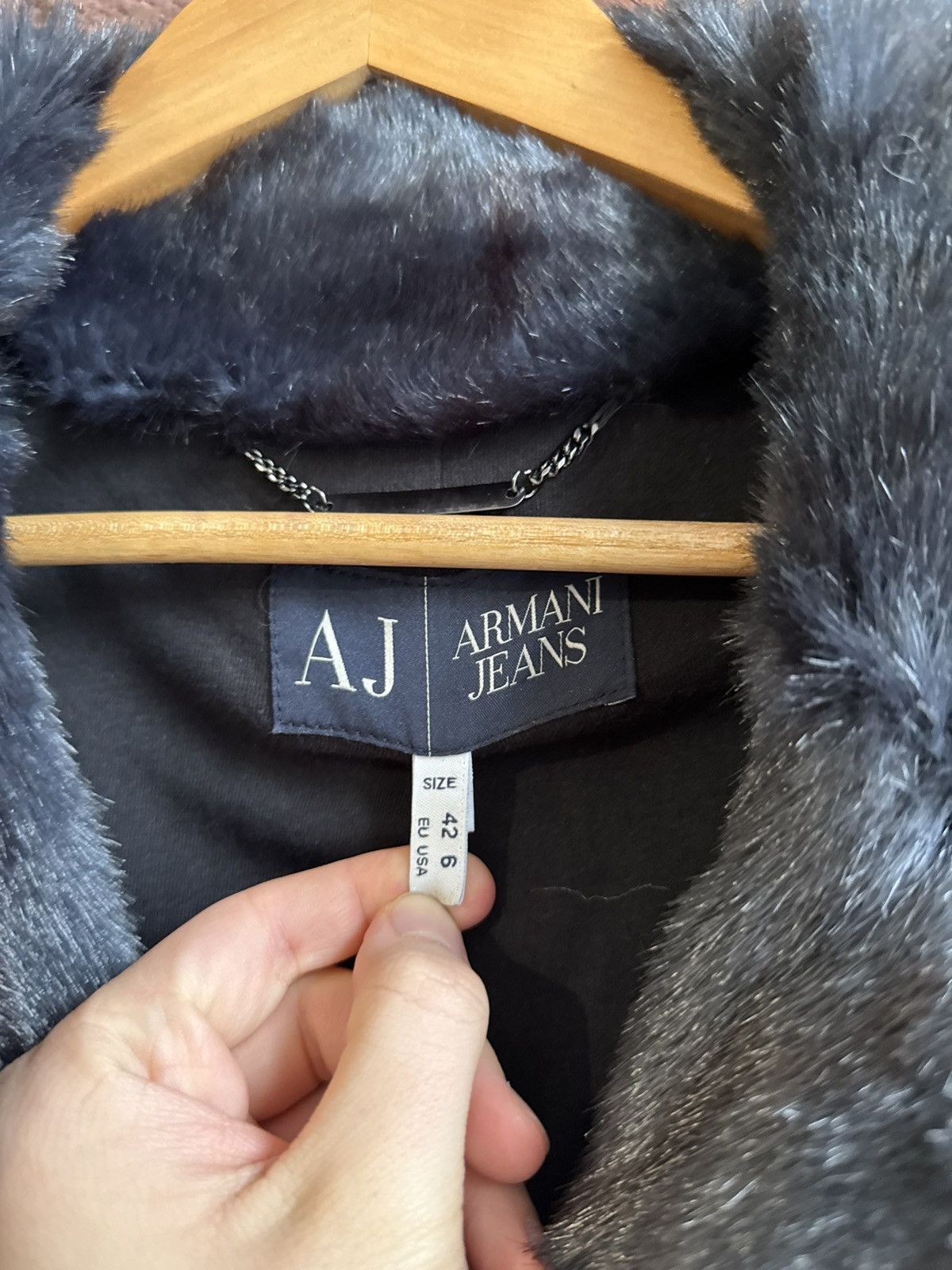 Armani Vintage Y2K Armani Jeans Faux Fur Black Zip Jacket Designer Size M / US 6-8 / IT 42-44 - 12 Thumbnail