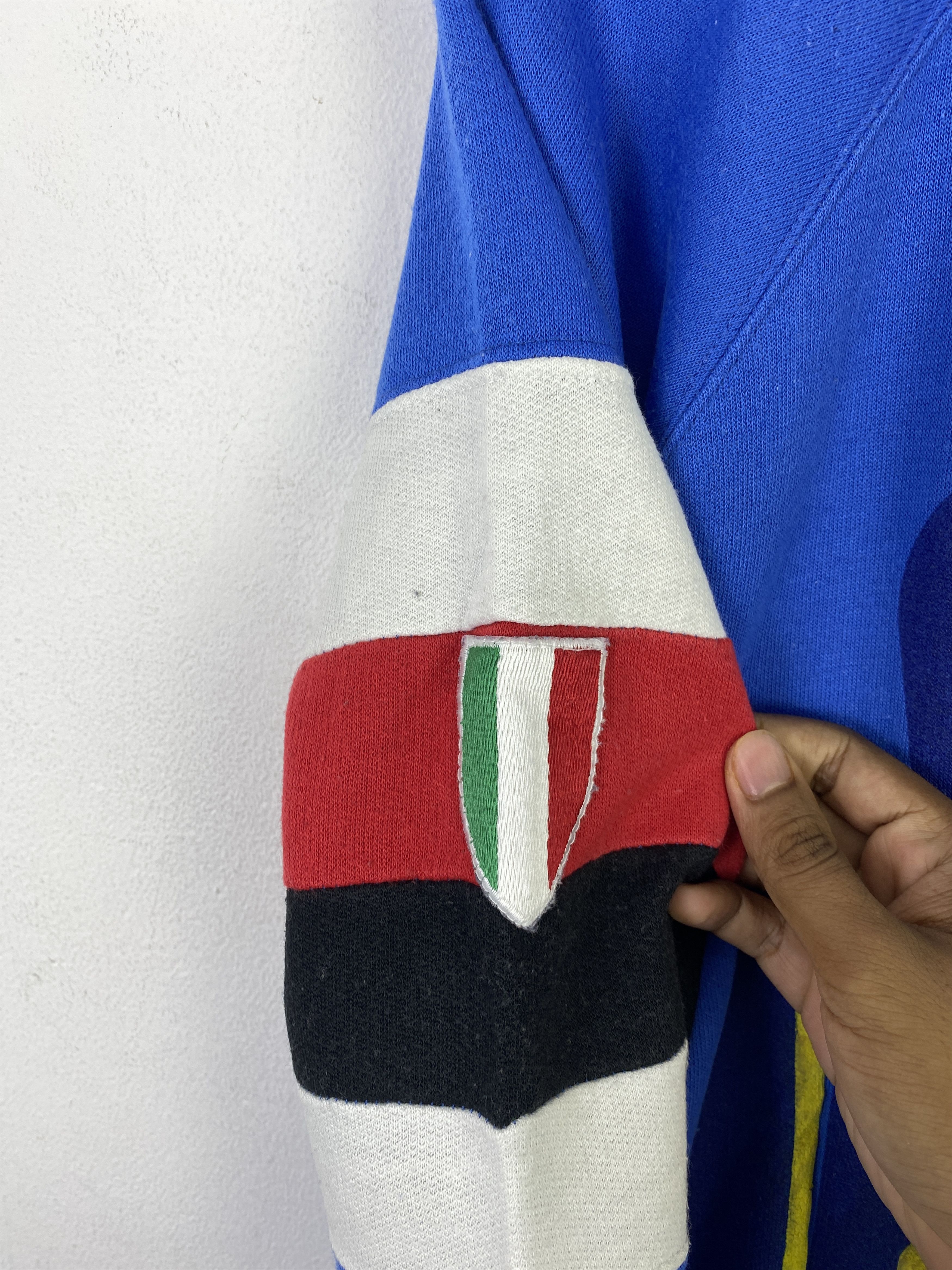 Vintage Vintage 90s Sampdoria Football Club Sweatshirt SH0372 Size US L / EU 52-54 / 3 - 10 Thumbnail