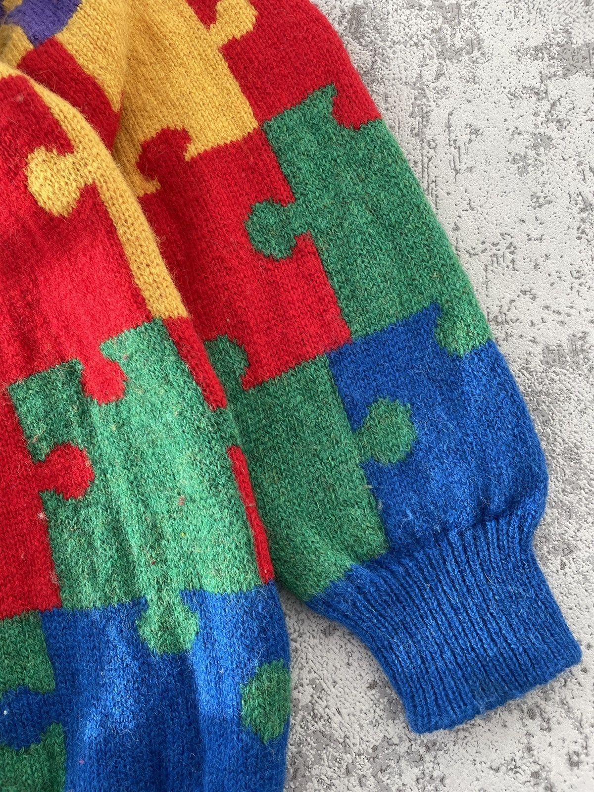 Vintage Vintage Puzzle Made in Scotland 🏴󠁧󠁢󠁳󠁣󠁴󠁿 Wool Sweater Size US M / EU 48-50 / 2 - 4 Thumbnail