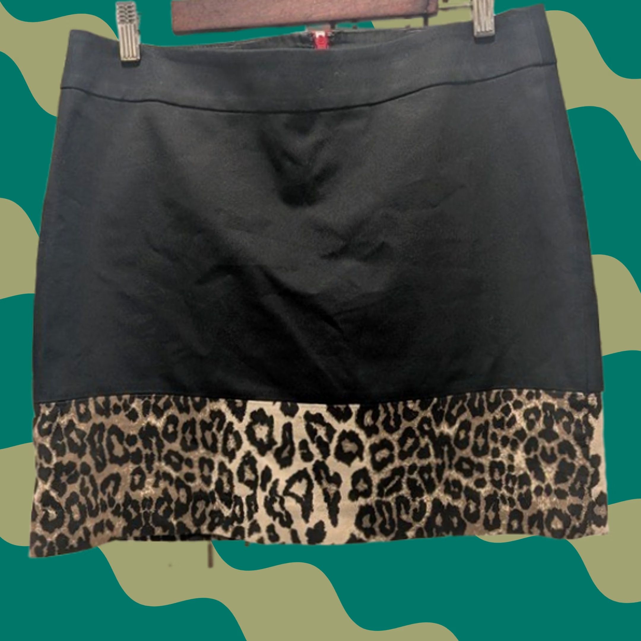Banana Republic Banana Republic Skirt Womens 10 Black Leopard Print Trim Mini Women Classic Timeless Size 32" / US 10 / IT 46 - 1 Thumbnail